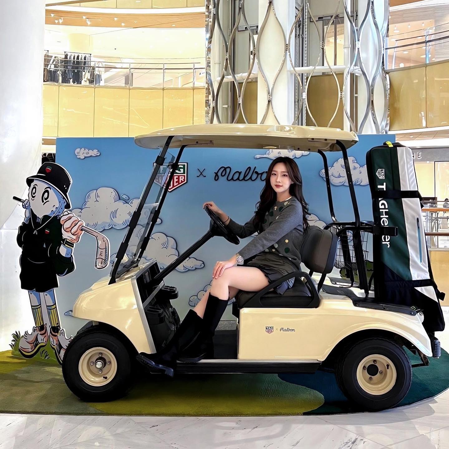 골퍼들 주목 ❗️TAG Heuer x Malbon Golf ⛳️ 에비뉴엘 2층에서 매우 흥미로운 팝업 진행 중 🏌️‍♀️저는 퍼팅 실패하고 골프 접기로 마음 먹었습니다 - 그러나 성공시 아주 귀여운 버킷햇 증정! 그리고 골프공에 나만의 문구를 새길 수도 있다구요 ✨

기간은 오는 3월 6일까지! 

#태그호이어 #말본골프 #tagheuerconnected #malbongolf