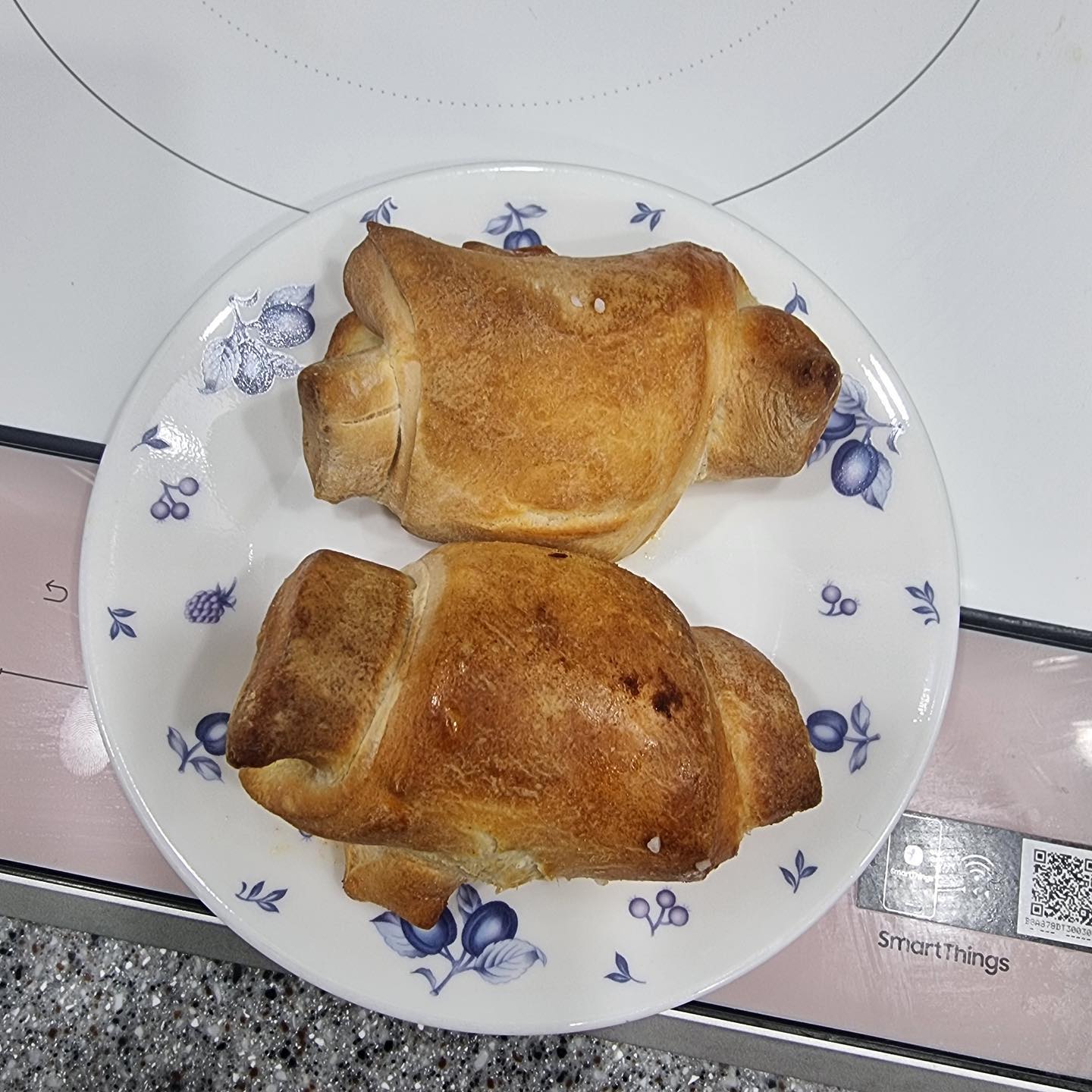 #광고 ★ 시오빵삼각휴면 반죽으로 맛있는 빵만들쟛!! ★
누구나 집에서 쉽게 빵을 만들수있는 시오빵삼각휴면 반죽!
처음배송받았을때 신선한며, 가격 대비 양이 많고, 상품의 퀄리티도 좋으며, 휴먼생지라 효모가 살아있어 발효가 잘되고 조리 후 맛과 풍미가 좋으며, 사이트에서 할인이벤트를 진행하고 있으니 할인할때 GET!! 해당사이트가 카페 베이커리 사업자 전용몰로, 사업자 대상 상품이 다양하고 가격도 좋으니, 가격 좋은 반죽 GET 하세용~~~~~~

www.krumb.co.kr 

#크럼#krumb#카페#베이커리#창업#베이킹#공방#원데이클래스#납품#식자재#소금빵#생지#시오빵#맛집#ㅋ타페메뉴#베이커리메뉴 krumb_official