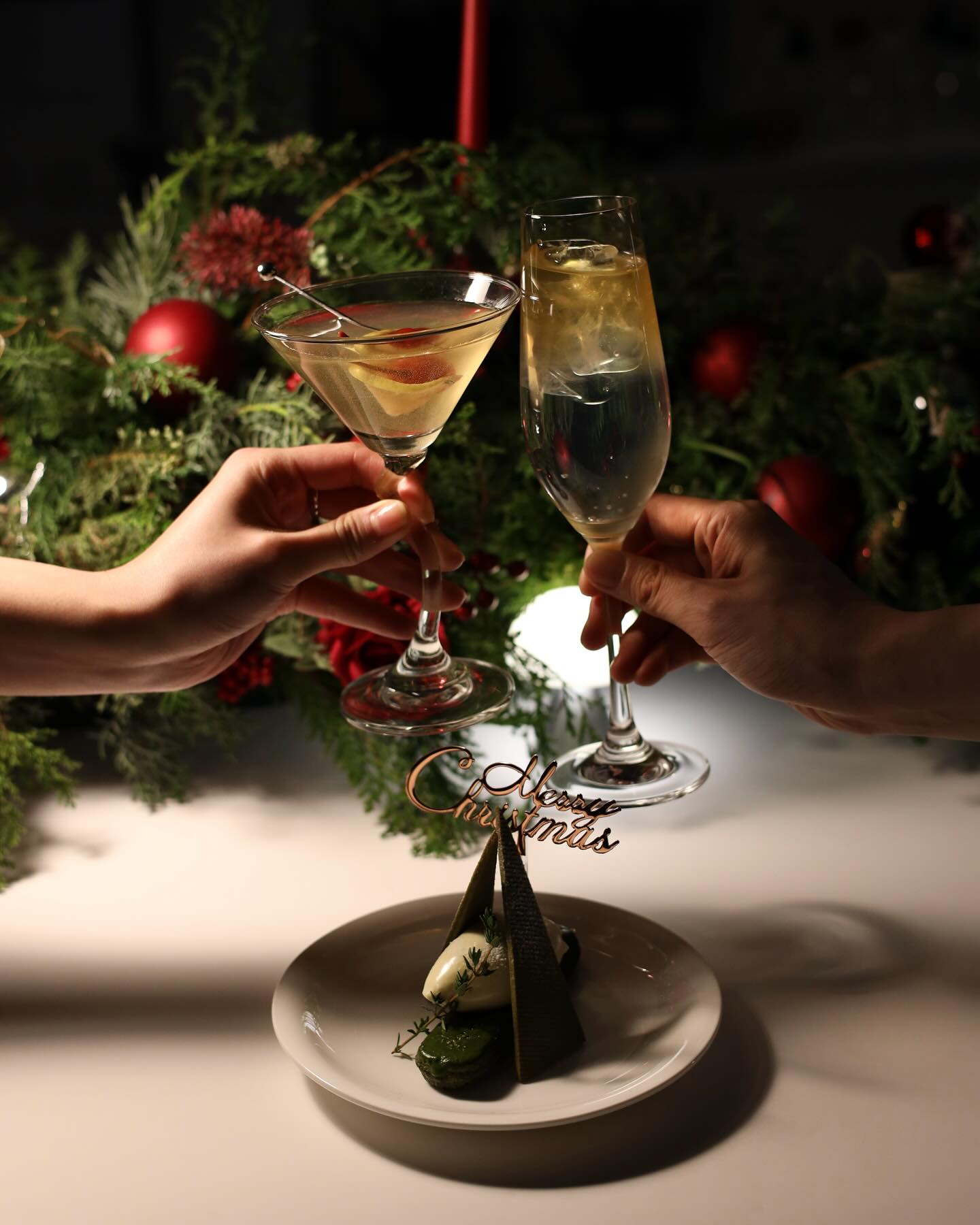 From tomorrow, firstea_tealab & dessert.jini‘s Christmas dinner table will start!🎄