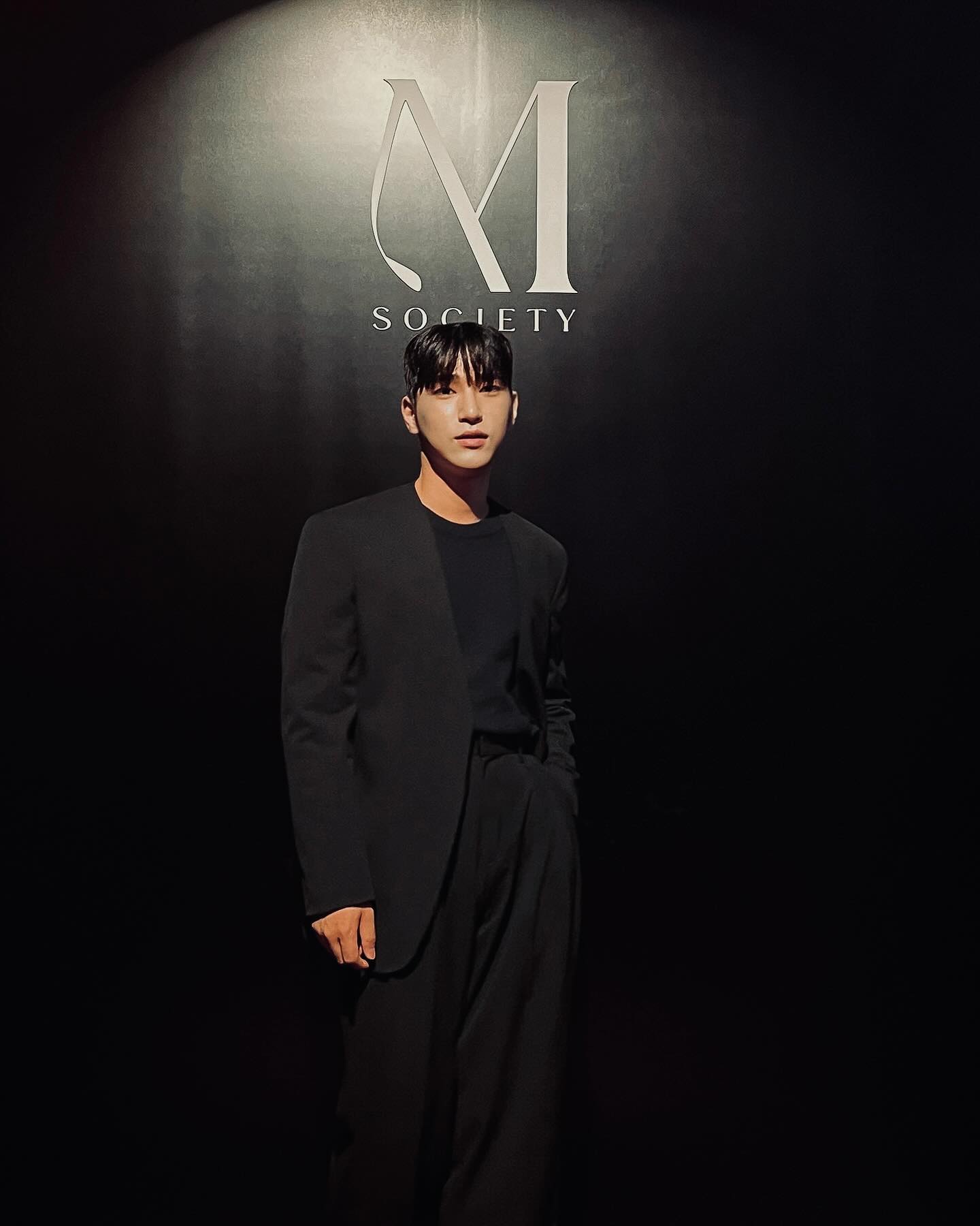 dyson_kr mennoblesse_official 

국내 출시를 앞둔 다이슨(dyson)의 첫 블루투스 헤드폰 ‘다이슨 존 노이즈 캔슬링 헤드폰’의 기술력을 미리 경험하고 프라이빗 초청으로 after party까지 즐기고 왔어요!

다이슨 엔지니어 테오 존스, 영국 DJ 페너의 디제잉 퍼포먼스…영롱킴까지 황홀🫢

다이슨..is 뭔들🫶🏻  #dyson #다이슨 #다이슨존 #dysoncone #엠소사이어티 #msociety