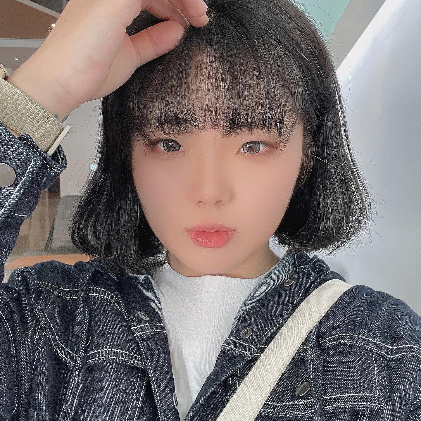 검은머리하면 다시 노랑이되고싶은것🫠
.
#좋반 #좋아요반사 #소통 #소통해요 #셀카 #셀스타그램 #셀피 #염색스타그램 #오오티디 #ootd #いいね返し #데일리 #93년생