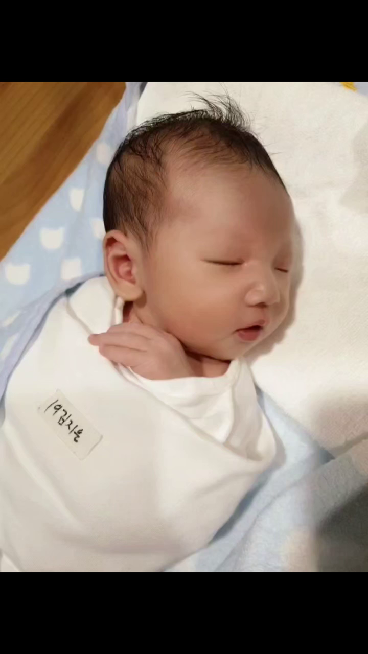 ㅎㅎㅎ우리 우주 많이 컸다아 🫶🏻 4돌 생일 츄카해 🎂