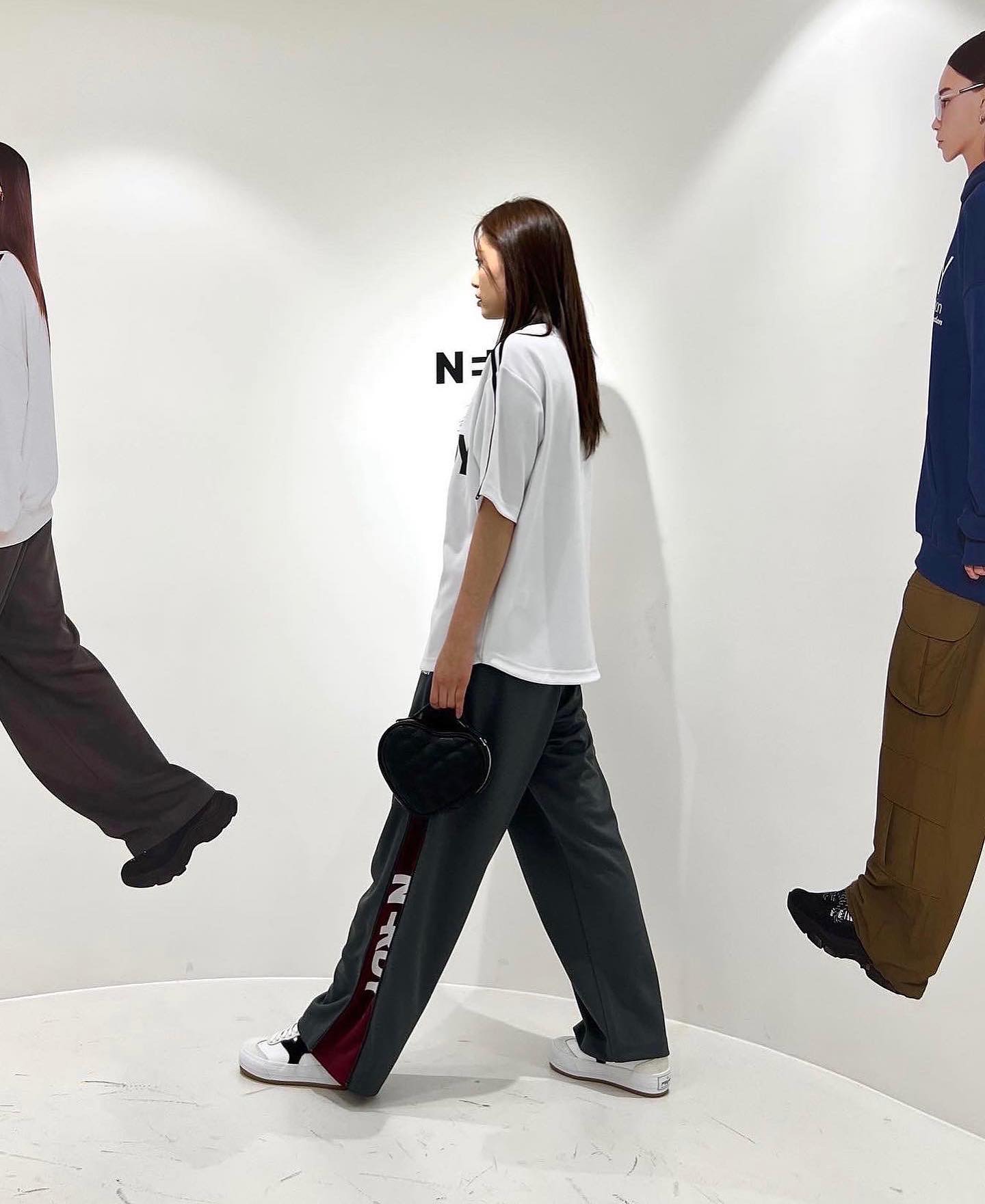 #광고 [NERDY_BL’E’NK COLLECTION POP-UP STORE]

널디(nerdyofficial)에서 댄서들의 아웃핏에 영감을 받아 블랭크 컬렉션을 출시하였습니다🖤 기존 널디와 다른 새로운 디자인들로 트렌디하고 더 힙한 라인업! 널디 플래그쉽 스토어 서울에서 만나보실 수 있습니다. #NERDY #NERDYLOOK