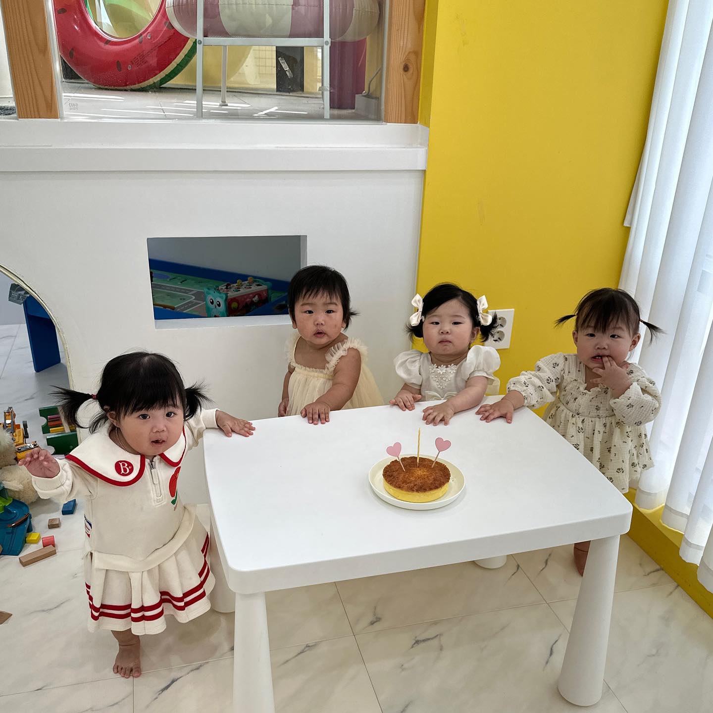 조동 1주년 파티모임🤍
어느새 훌쩍 큰 아기들:)
건강하게 이쁘게 키우쟈요!