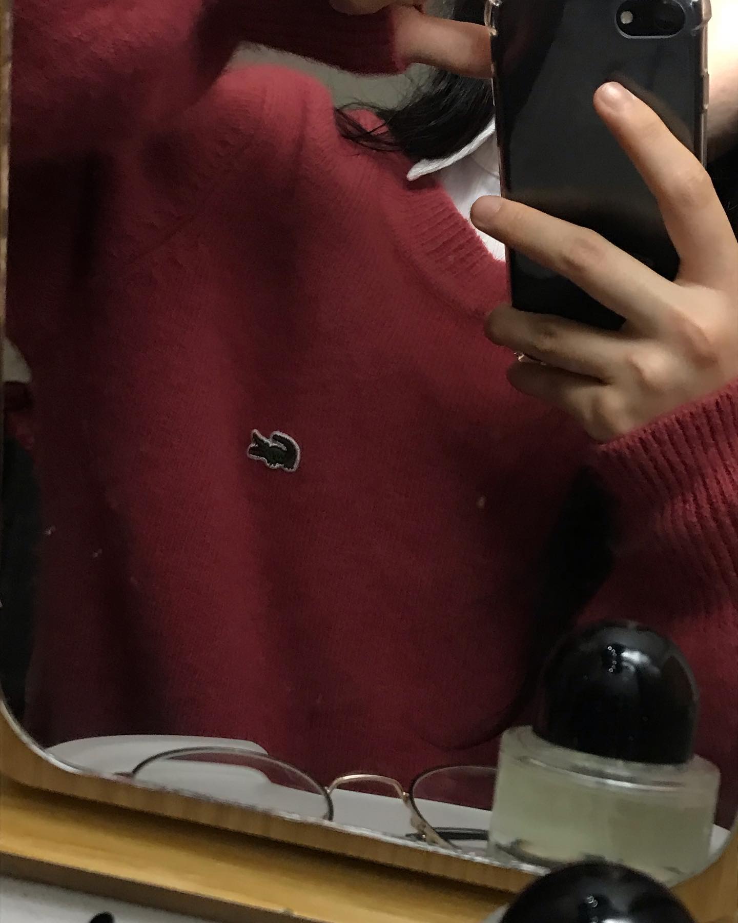 :>