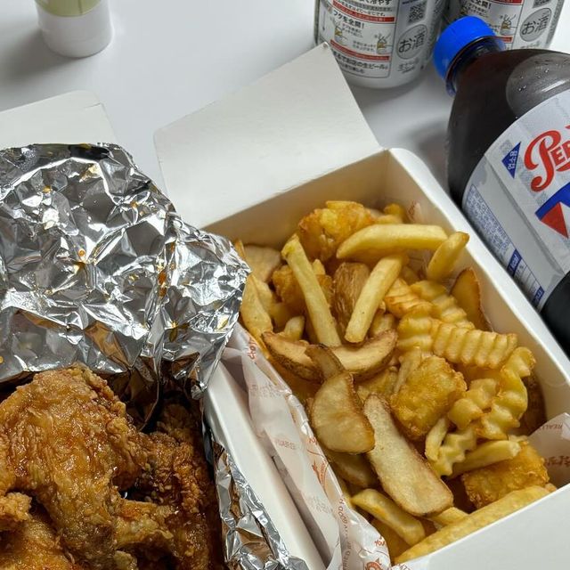  민송 on Instagram: "#협찬 @good__fried
.
후참 신메뉴 ‘맵달킹’
먹음직한 비주얼로 매콤달콤한 특제 불닭마요킹 소스를 뿌려먹는
양념치킨 끝판왕🍗❤️
.
매콤하면서 감칠맛이 부드러운 고소한 마요네즈 느낌의 불닭마요킹 소스는
소스추가해서 다른 사이드에 뿌려먹기 너무 좋음😜❤️
.
치킨+펩시콜라=💙

방문포장 시 4,000원 할인
배달의민족 / 배민원 매주 금요일 2,000원 할인
요기요 매주 월,수 2,000원 할인
.
.
.
#협찬 #후참 #후참잘 #후라이드참잘하는집 #용산구맛집 #용산구치킨"