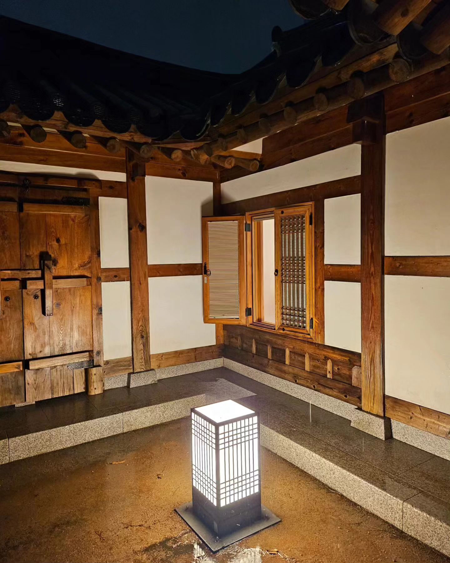 설렘 가득 비 오는 날 🌧

#비오는날 #한옥 #경원재앰배서더 #룸서비스