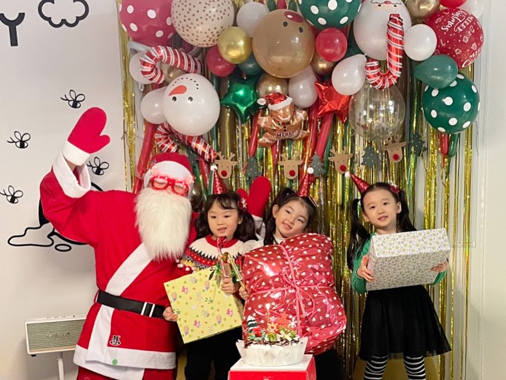 매리크리스마스🎄

내년 크리스마스도 건강하자 창구들❤️

행복한 미녀꼬마 3인방🤪🎁