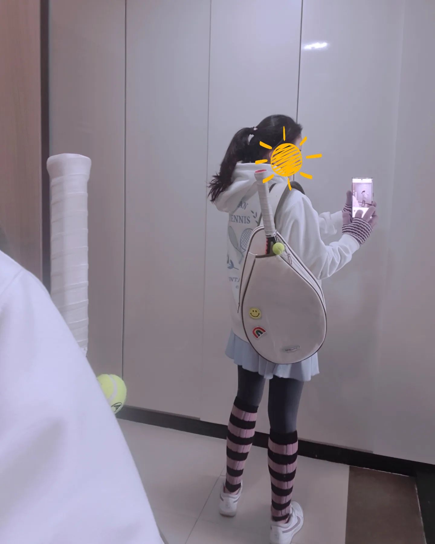 선물받은 #발토시 장착 #장갑 장착 #겨울테니스 
장갑은 미끄러워서 테니스칠땐 낄수가 없네요
#테니스손토시 를 장만해야 할 때인가요~

#오운완 #오테완 #테니스 #테린이
#테생아 #테린이성장일기🎾 
#테니스룩 #젝시믹스 #나이키 #휠라 #안다르 
#겨울테니스 #tennis #wilson #tennislove
#테니스랠리 #테니스치마 #테니스옷 #테니스화 
#테니스맞팔 #맞팔 #운동하는여자 #운동소통 #테니스치는여자 #테니스소통 #테친 #tennislife