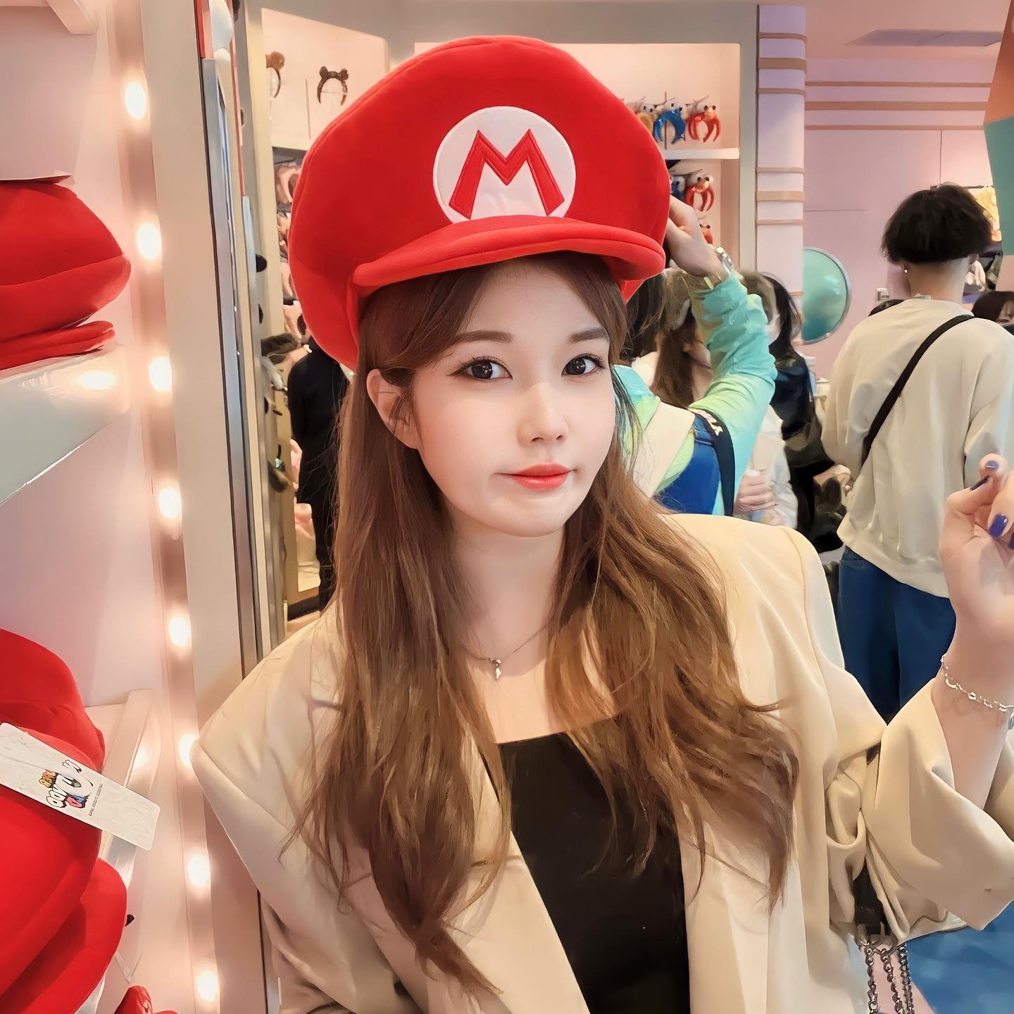 #오사카 #OSAKA
열번 넘게 간 오사카를 또 간 이유 ! 
사진 한장으로 요약 가능 !
유니버셜 스튜디오에서 핫한 
닌텐도 월드 마리오에 가기 위해서 였다능
과 함께 먹방을 빙자한 여행이였음을.. 👀
텅장이되고 연차가 소진되고 여행후유증이 남고
일태기가 심히 왔음에도 불구하고 
행복했다 그거면 된거지..🫠🫠🫠