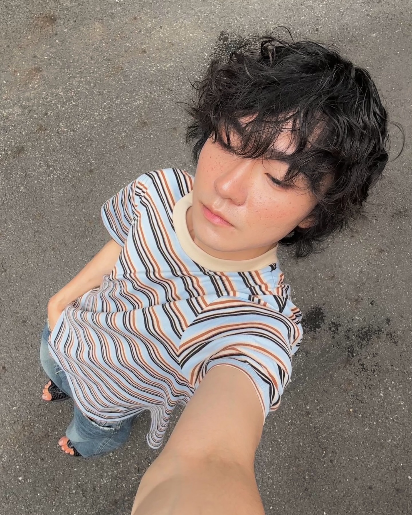 요즘 스트라이프가 좋더라 ssinandlee 

#ad #ssinandlee #ootd #summervibes