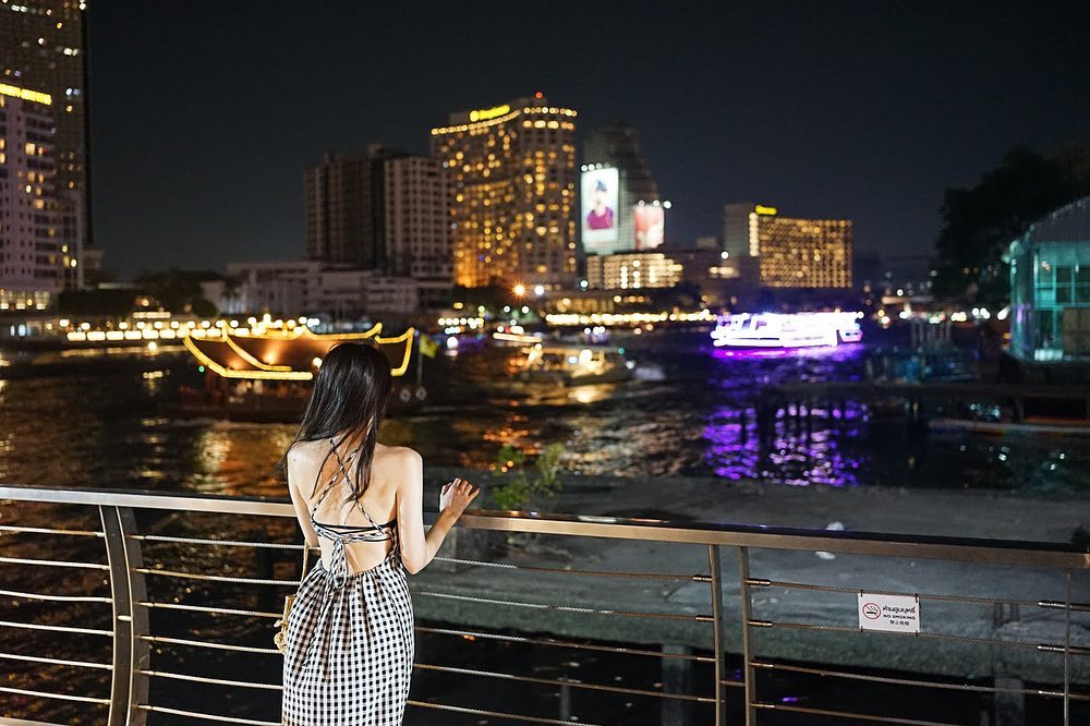 #협찬
방콕 아이콘시암에서 바라본 리버뷰야경 잊지모태..🥲💚
백리스 원피스입고가서 인생샷 남겼는데...🌉

요 안에 입은 속옷 세쿠시하면서도 진짜 편했다우?
스트링으로 꽉잡아주면서도 땀흡수력도 좋았던👍 
포포베이비 제품으로 에이블리에서 검색가능!

#백리스원피스 #백리스브라탑 #브라렛 #브라렛코디 #브라탑 #백리스 #런닝나시 #크롭탑 #스포츠브라 #끈브라 #브라탑나시 #브라캡나시 #끈나시탑 #아이콘시암 #방콕여행 #iconsiam #iconsiambangkok #방콕쇼핑 #방콕여행추천 #방콕여행중 #방콕여행🇹🇭 #방콕에서 #방콕스타벅스 #포포베이비