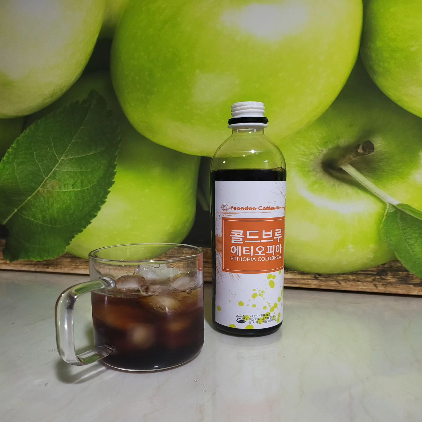#협찬 #연두커피
yeondoocoffee 

향이 너무 고급시고 맛있는 콜드브루 더치커피 연두커피 소개해드릴게요.

집에서도 고퀄의 커피를 간편하게 마실 수 있어 너무 행복해요.
아이스라떼를 자주 즐기는데
얼음과 우유 요 연두커피만 있슴 맛있게 완성💕💕💕

아이스아메리카노를 즐기는 남편도
뒷맛이 깔끔하고 향이 은은하며 깊이 있다며 좋아하네요.🧋🧋🧋🧋

지금까지 마셔본 콜드브루 커피 중 단연코 젤 맛있네요.

모닝루틴으로 따뜻한 연두커피 한잔으로 하루를
시작하니 너무 행복해요.❤️❤️

맛과 향이 좋은 콜드브루 더치커피 연두커피 엄지척입니다.

신선한 원두의 맛을 오롯이 느끼고 싶은 분들께 강추드려요.
선물용으로도 그만입니다.☕️☕️☕️☕️☕️☕️

연두커피 홈페이지⬇️⬇️⬇️
 https://naver.me/GkJoH3xS

#콜드브루 #더치커피 #커피원액 #커피선물