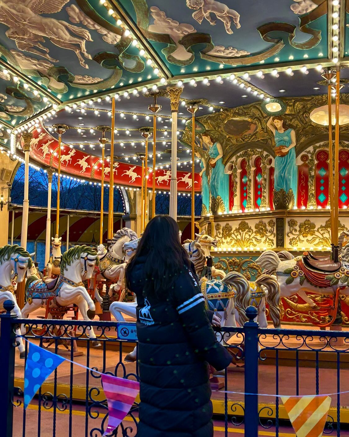 놀이동산 필수 코스 = 🎠

#에버랜드 #놀이동산 #회전목마