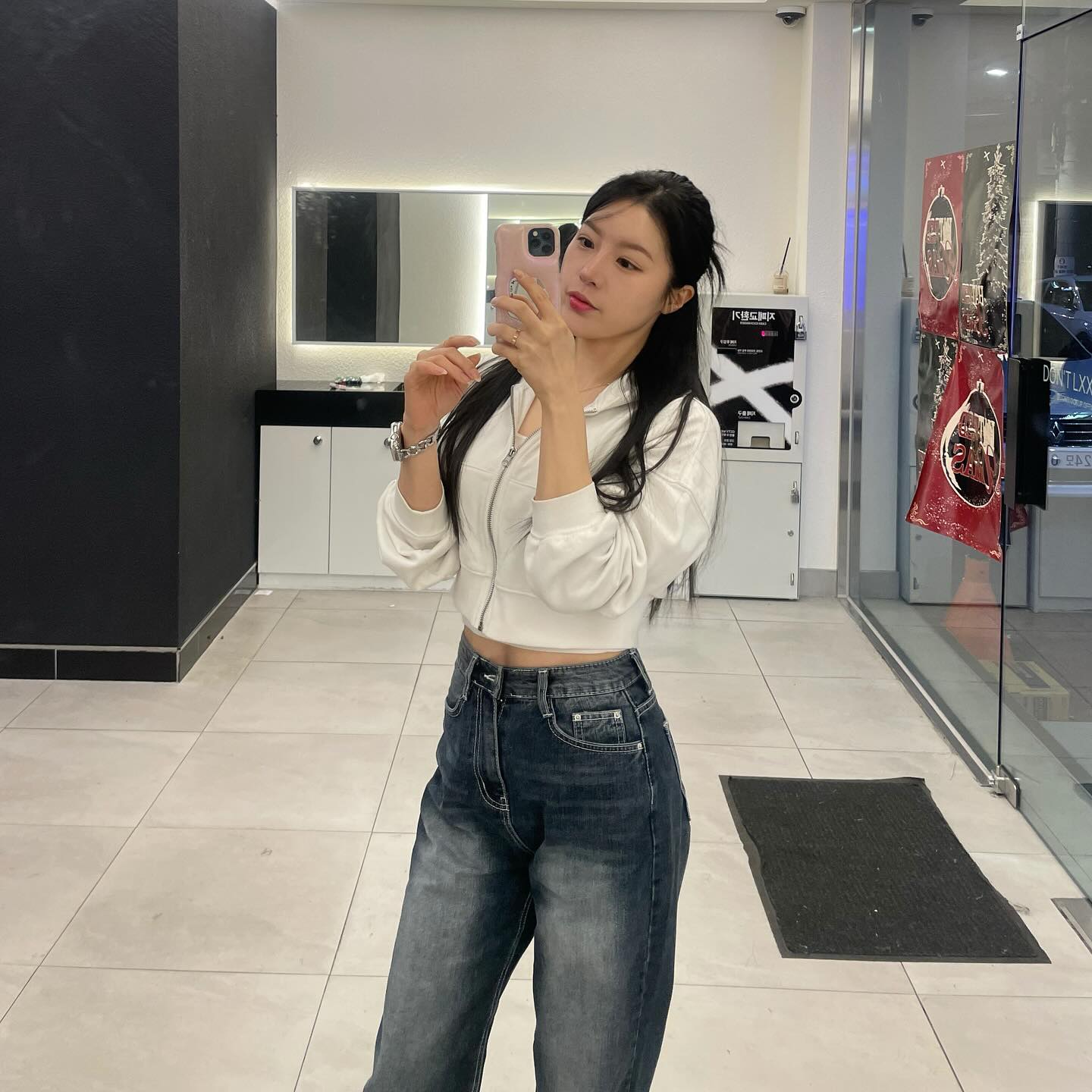 ⠀
유행 따라가는 이모아님🤫