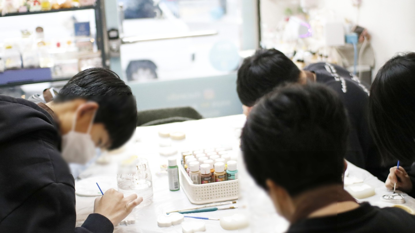 #석고방향제클래스

즐거운 만들기 시간이에요~
추워진 날씨에 공방까지 오셔서 이쁜 작품들을 완성했답니다.

무척이나 집중 채색 타임!!

----------------------

#원데이클래스 #방과후활동
#서울공방 #리우캔들 #캔들놀이터 #취미활동 #체험활동 #방향제 #즐거운 시간 #강북 #도봉 #성북 #서울공방