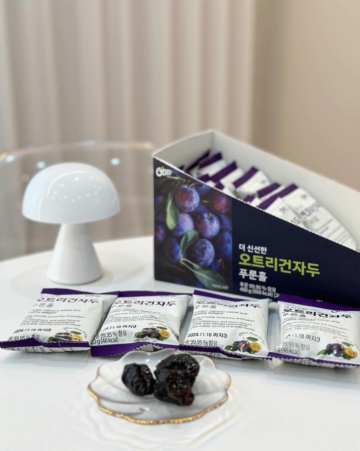 #협찬
식이섬유 필수인 꽉 막힌 저란 여자 
요즘 #오트리푸룬  으로 식이섬유 챙기고 있어요
오트리의 깐깐함으로 선택한 #더신선한오트리건자두
 
원물 그대로 말린 건과일이고
최적의 수분함량으로  쫀득하면서 질기지 않은 식감이라
아이나 어르신들에게도 부담이 없겠더라구요
남녀노소 누구나 편하게 먹기 좋은 건강간식💜
 
개별 포장되어 있어서 출근길에 챙겨서
회사에서 간식 생각날 때 먹고 있어요
간식 먹으면서 식이섬유도 챙기니 1석2조 

✔️무색소, 무향료, 고식이섬유
✔️철분, 칼륨 등 비타민과 무기질이 풍부

✅️ otreefoodvillage_official