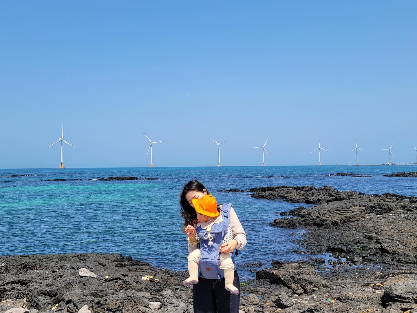 밀리고 밀린 제주기록 12

1-2. 풍차가득 제주바다🩵
3-4. 힘들었지만 상쾌했던 금오름⛰️
5-7. 흐린 날은 집에서도 잘 놀았지효
8. 설현..?🤭
9. 야무진 기도손🙏🏻 
은 사실 아빠가 손가락 하나하나 끼워줌ㅋㅋㅋ

#제주한달살이기록 #준우일기 #9개월아기 #남자아이 #baby #호랑이띠맘 #육아일기 #육아일상 #육아스타그램 #아기스타그램 #20230420_0425 #밀린일기