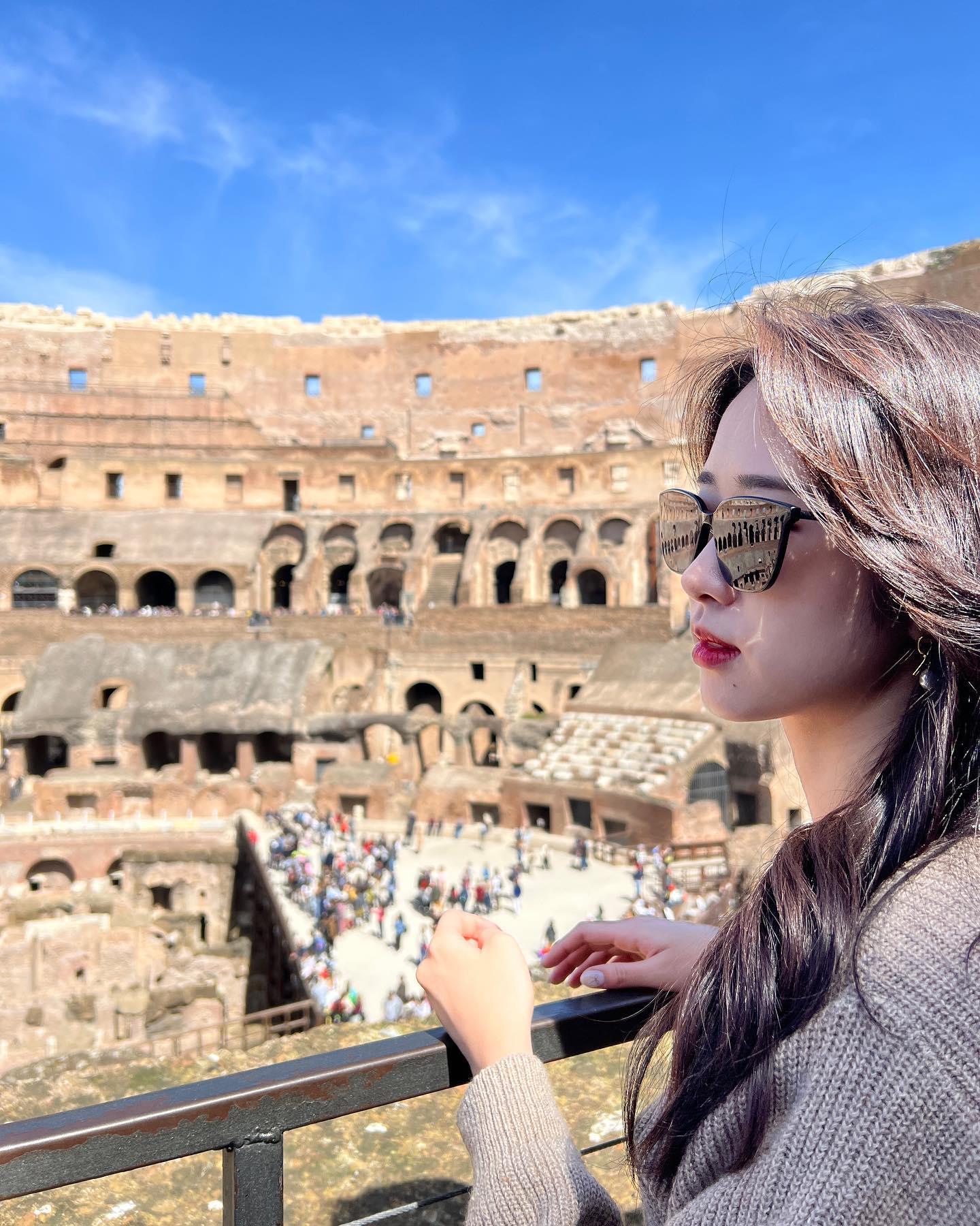 안녕, 로마🇮🇹
⠀
⠀
⠀
⠀
⠀
#italy #italy_vacations #italytravel #colloseum #colosseo #basilica #trevifountain