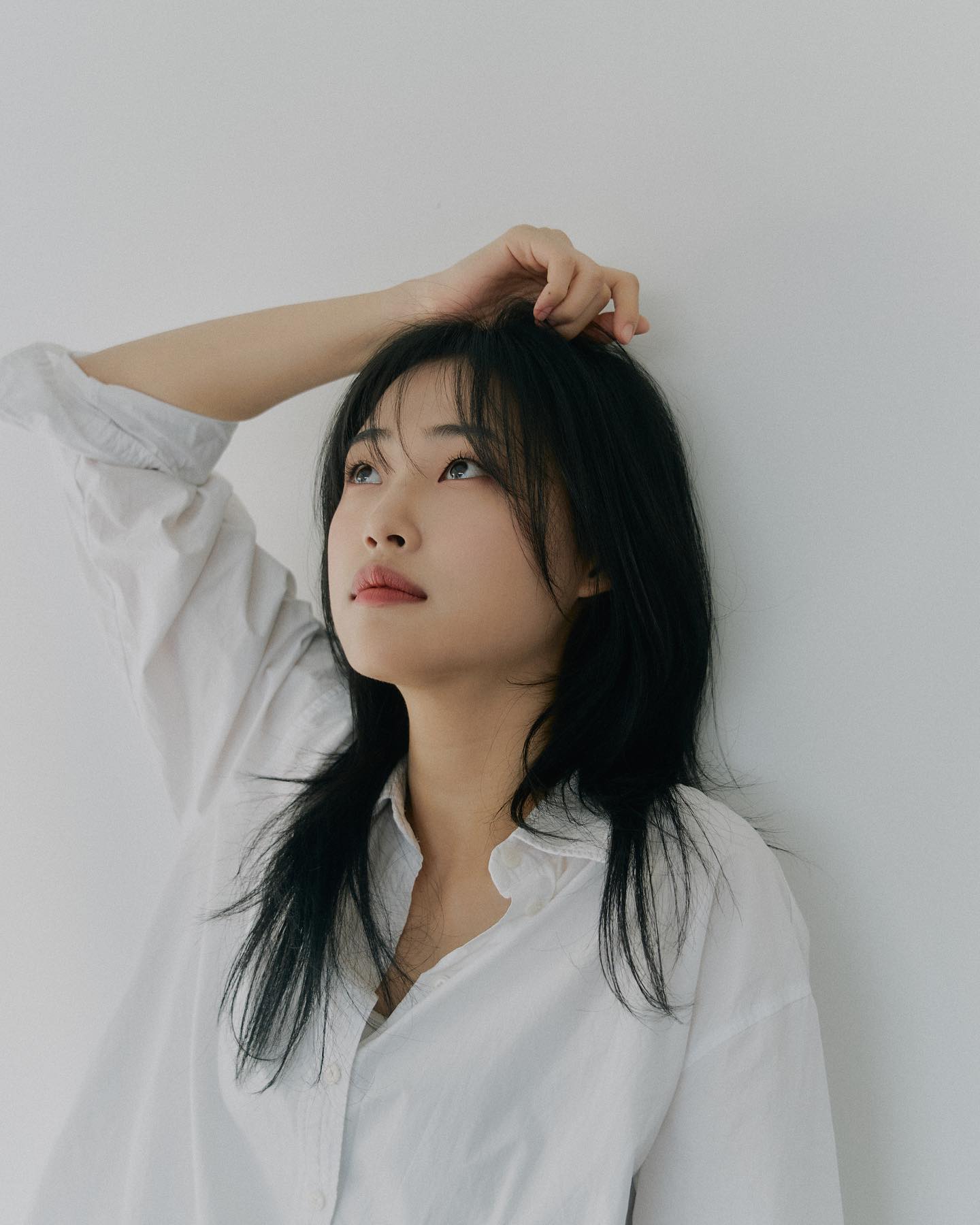 #광고
‘프로필 사진’이라는 긴장감
카메라 앞에 서면 몸이 굳고 표정이 어색해지기 쉬운데

바이올렛 스탠다드 스튜디오 (violet_standard_ )에서는
작가님과 호흡하고 충분히 소통하는 시간으로
긴장감은 금새 해소되고
사진 속에서는 온전한 내 모습을 발견할 수 있었어요.

촬영 후
작가님과 1:1로 보정 작업을 진행하면서
사진의 장점을 살리고 제가 원하는 분위기로 완성해주신 것도 정말 만족스러웠습니다.

프로필 사진을 처음 찍어보시거나,
자연스러운 내 모습을 담고싶으신 분들께
바이올렛 스탠다드 스튜디오 (violet_standard_ )
추천드립니다!💕

#광고#프로필사진#배우프로필#모델프로필#개인화보#일반인화보#일반인프로필#졸업사진#개인프로필#프로필스튜디오#프로필촬영#프로필사진촬영#포트레이트#배우지망생#모델지망생#사진관#사진촬영#개인촬영#화보촬영#사진보정#인물보정