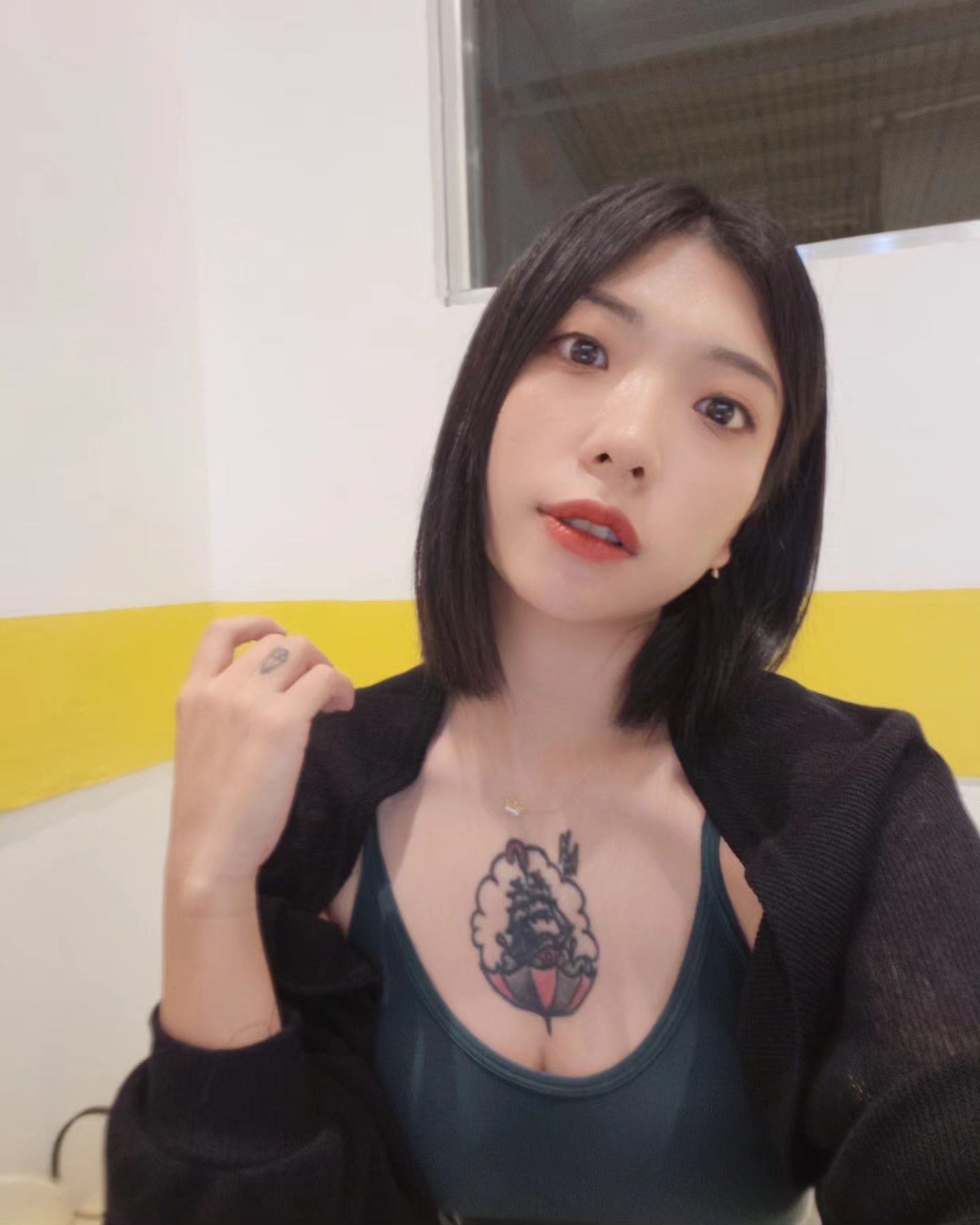 보라카이 셀기꾼👀
뭐 솔직히 나만 사기치능것두 아닌뎅🙄