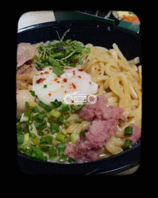 ㄹㅎ on Instagram: "#광고 김밥 베이스를 백미가 아닌 현미, 지단, 메밀소바, 포두부 선택으로 주문가능해여 난 지단지단 백미 말고도 건강한 재료로 나만의 김밥을 커스터마이징할 수있오 덮