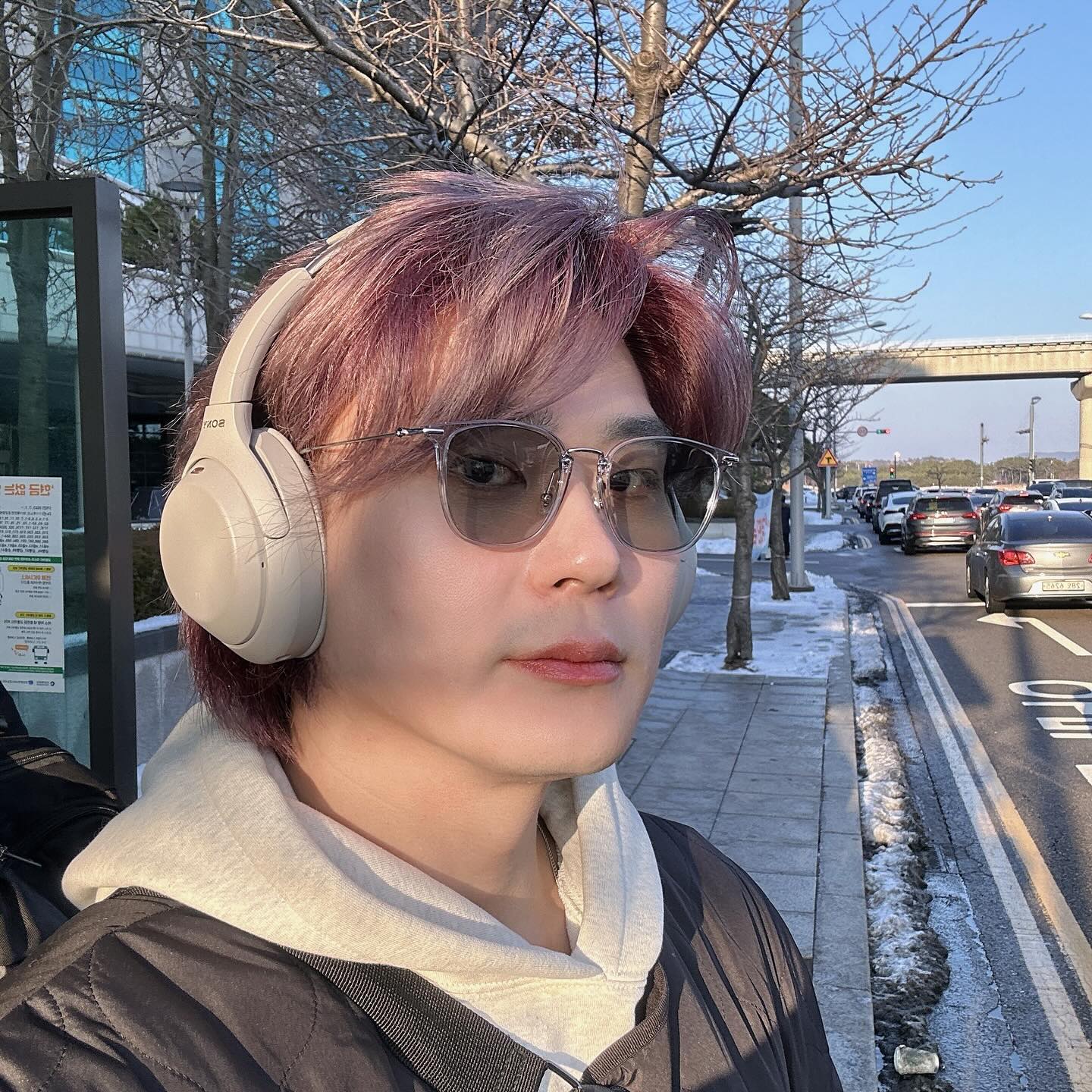 #협찬

여행가기전 컬러링을 위해 방문한

선유도미용실 헤이마이프렌드
하운 디자이너 애쉬 라벤더 염색 리뷰

원하는 컬러감을 더 매력적인 컬러로
꼼꼼하고 신경써서 컬러링을 내 주시는
하운 디자이너님

탈색 염색뿐만 아니라 스타일을 위한 선택!!

#영등포 #선유도역 #선유도미용실 #영등포헤어샵 #헤이마이프렌드 #HeyMyFriend #하운디자이너 #탈색 #뿌리탈색 #염색 #컬러링
#애쉬라벤더 #라벤더 #핑크 #바이올렛 #코랄