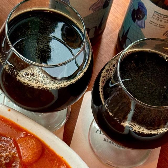 푸친놈 on Instagram: "#광고 #아트몬스터홍대 한국에 몇 안되는 수제맥주 전문점 #아트몬스터 🍻 잼있는 이름의 다양한 수제 맥주들이 있어서 맥덕이라면 꼭 방문해야 하는 #맥주맛집 겨울 시