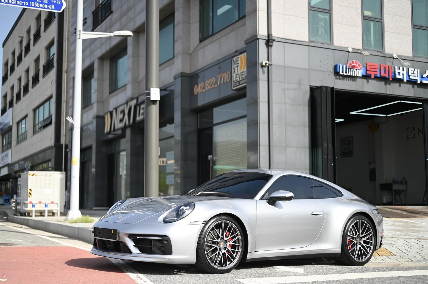 #porsche 
#911carrera4s 

포르쉐 911 카레라4S 

✔️전체PPF / 클리프디자인 프리마X
✔️원드쉴드 / 클리프디자인 퓨전

✔️시공 / 넥스트레벨 대전 본점

#ppf #윈드쉴드
#포르쉐 #컴퓨터재단ppf 
#재단ppf #넥스트레벨