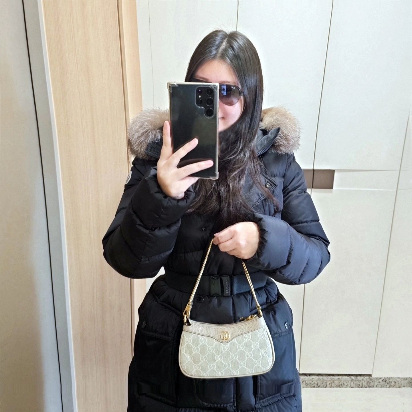 240123

카카오톡으로 선물 받은 
구찌 오피디아 미니백

패딩에 들고 다니기에도
원피스에 코디하기에도 좋아요

구찌 공식 온라인 스토어에서
운영하기 때문에 짭 걱정 없고

가격은 찾아보니 109만원이네요
배송완료 잘 쓰겠습니다

#구찌 #구찌가방 #구찌미니백 #구찌오피디아 #구찌오피디미니백 #카카오톡선물하기 #카카오톡구찌 #카카오톡명품선물 #명품가방
