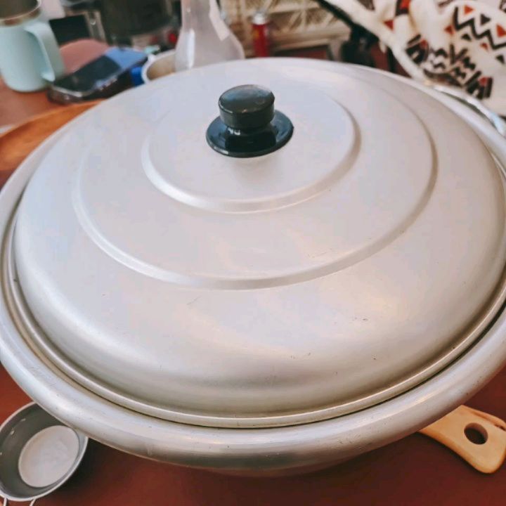 .
캠핑장에서 게 쪄먹는 사람들 어떤데요🤭
암꽃게🦀 쪄먹고 육회🥩 바로 무쳐먹고 생굴🦪까지
배터지는 캠핑을 보내고 있쥬

캠핑 시작하고 나서부터 살 미친듯이 쪄버린 케이스가 바로 저에요
그래도 좋은 사람들과 즐겁게 캠핑하는건 행복🥰

#캠핑 #장박중 #장박지 #꽃게 #육회 #굴