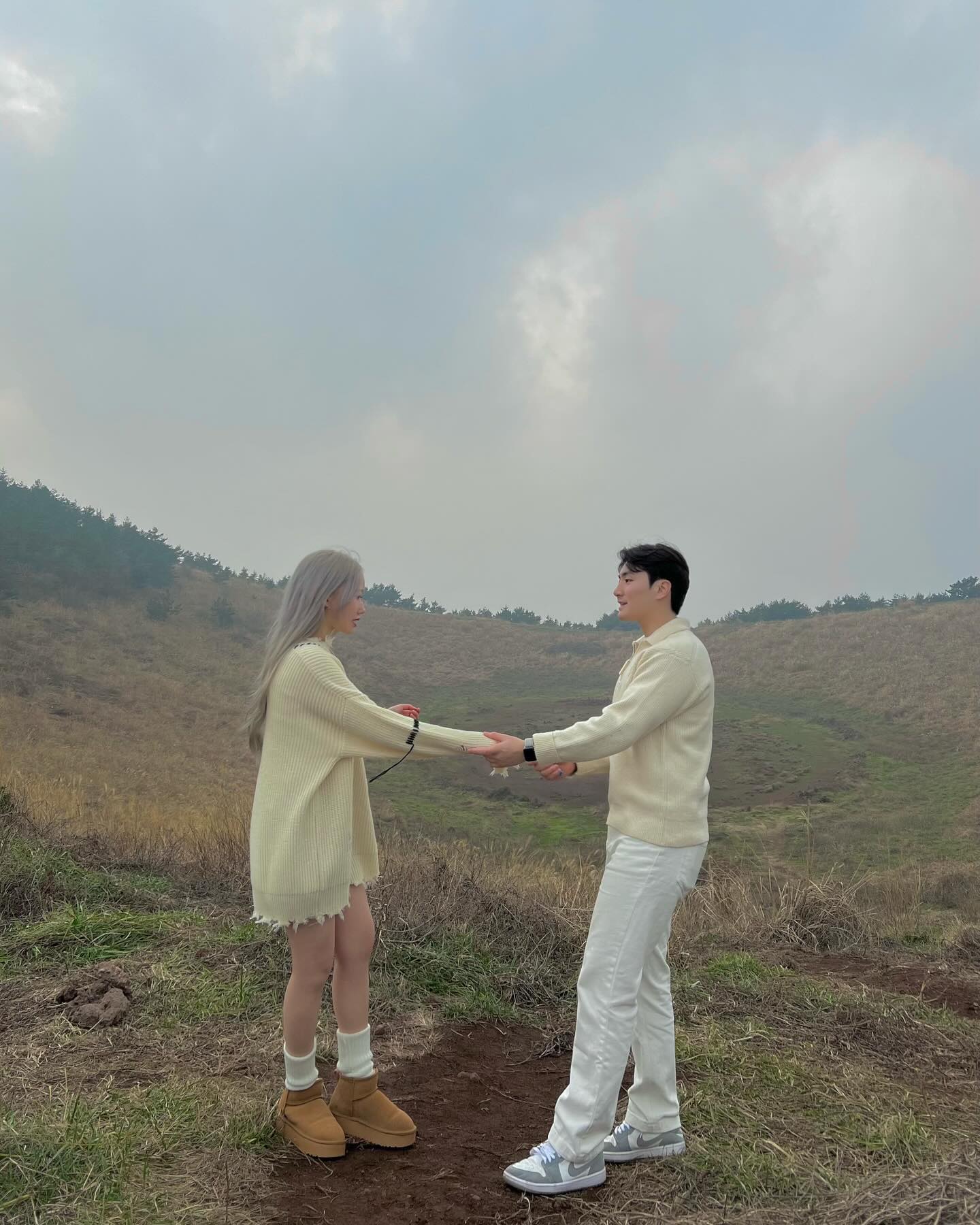 ⛰️👩🏻‍❤️‍👨🏻