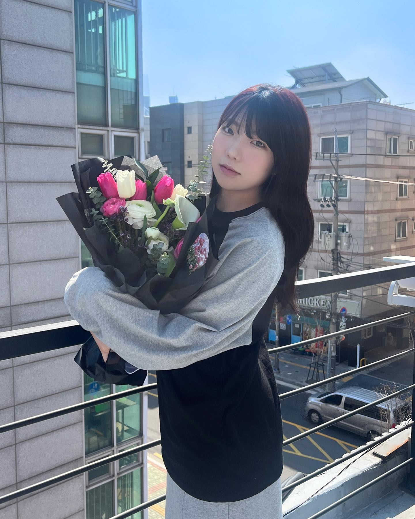 날씨가 너무 좋아 ~~
다들 나가서 광합성하세오 🌼