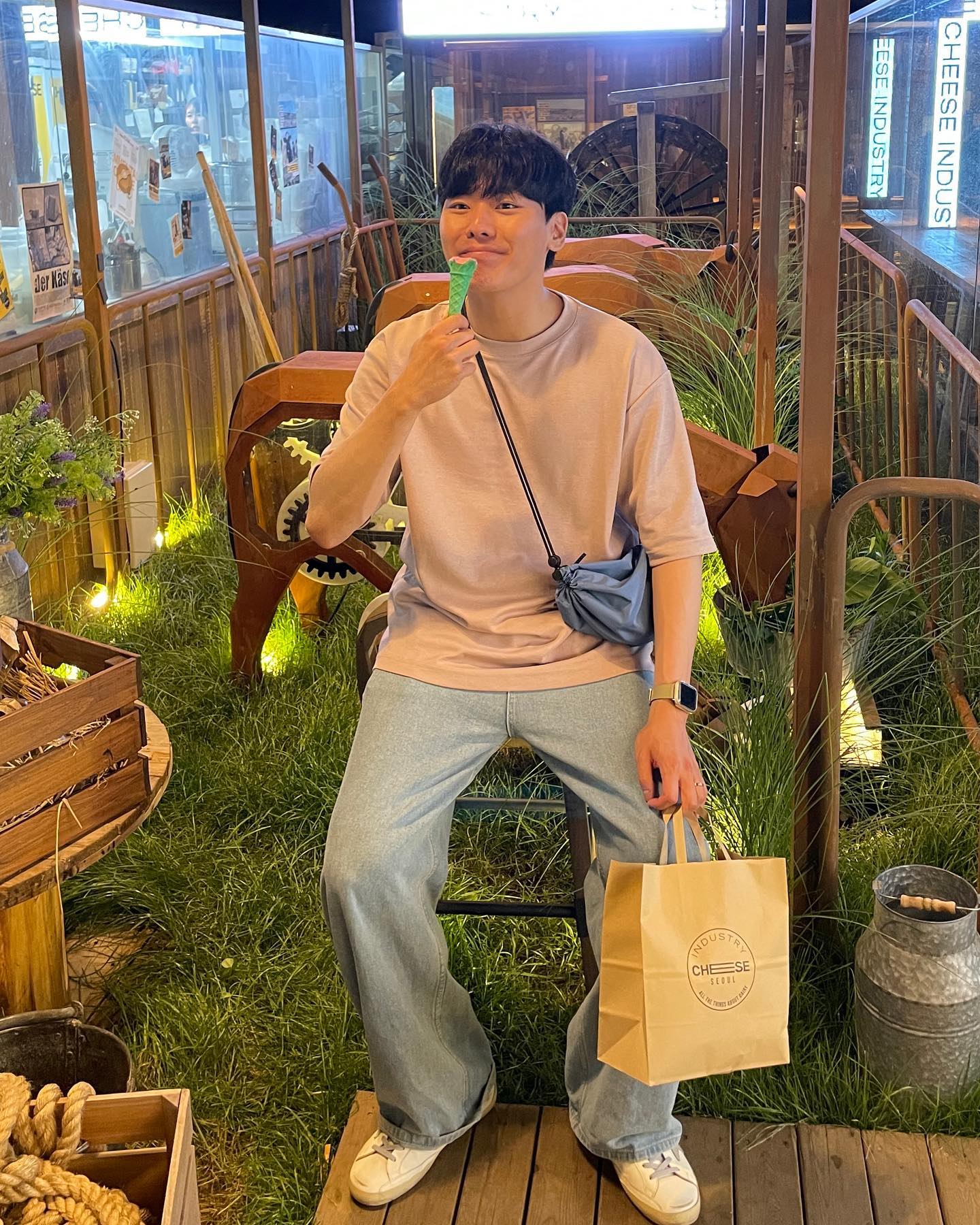 #유니클로 #남친룩 #남자옷 #남친코디 #남친룩그램 #나들이 #남자코디추천 #남자여름코디 #오오티디 #데이트룩 #남자여름코디추천 #여름코디 #캐주얼룩 #꾸안꾸 #꾸안꾸룩 #꾸안꾸코디 #꾸안꾸스타일 #종로맛집 #종로 #종로3가맛집 #익선동 #치즈팩토리