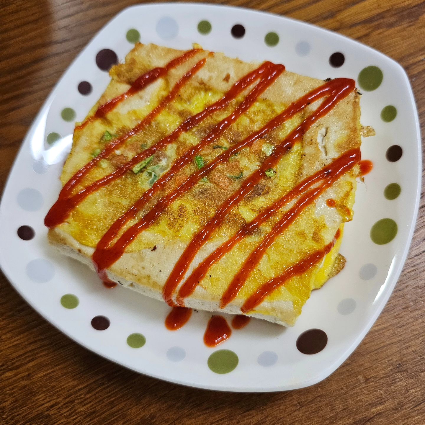 #주빈이저녁

엄마가 해주는건 다 맛있다고 하며..
다경이태경이 먹는건 쳐다도 안보는 주빈이..
속으로 얼마나 먹고 싶을까 짠-하다...

#두부스테이크 #소불고기덮밥 #삼남매네저녁