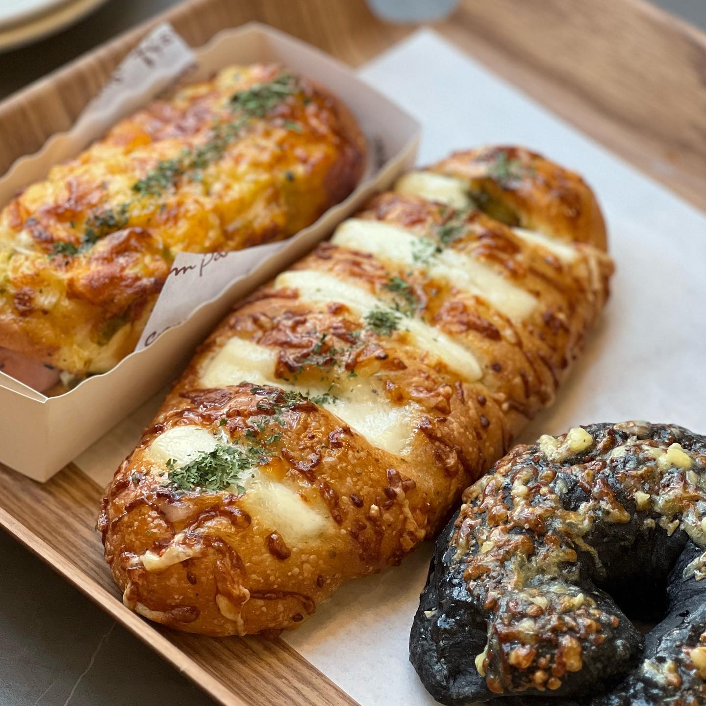바질에 빵에 내가 좋아하는거
한방에 앙! 🥯 🥖 🍞

#먹스타그램
#인천송도
#송도센트럴파크
