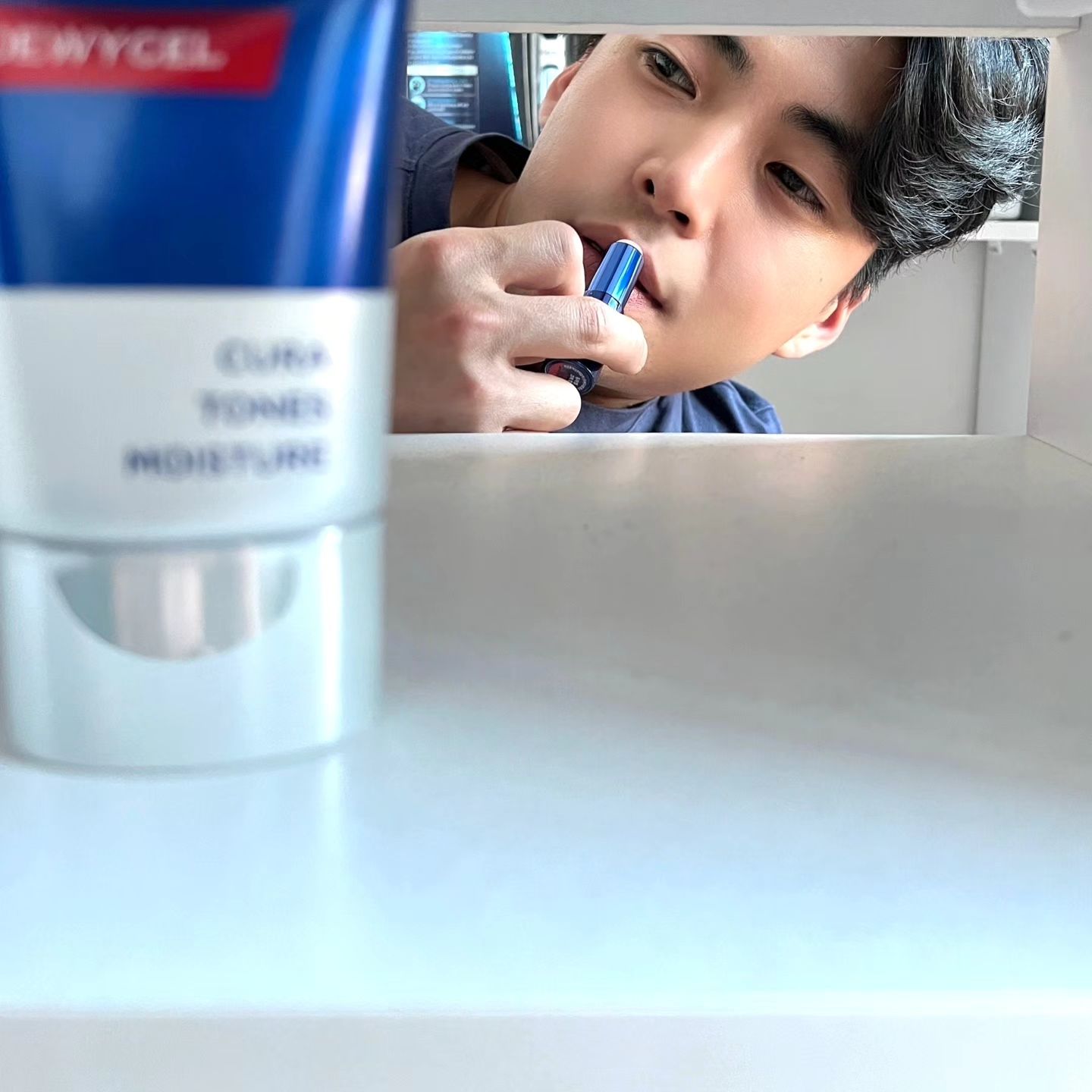 #광고 dewycel_korea

잘생김 한도초과 아이템

#듀이셀큐라톤즈모이스처 
스킨 로션 피부진정 미백 주름개선 자외선차단 피부커버 한번에 해결가능!🤭 귀차니즘 남자들 여기여기 붙어라👍

#듀이셀코어밤
- 과하지 않은 촉촉함 핸썸컬러🤗 생기있는 입술로 변신😚

5/1부터 올리브영 단독기획으로 만나보실 수 있다고 하니 어서 서두르자구요!!🏃‍➡️

#듀이셀 #dewycel #듀이셀큐라톤즈 #듀이셀코어밤 #큐라톤즈코어밤기획세트 #남자톤케어로션 #남자립밤 #올영단독 #올영엠디픽 ##올영픽