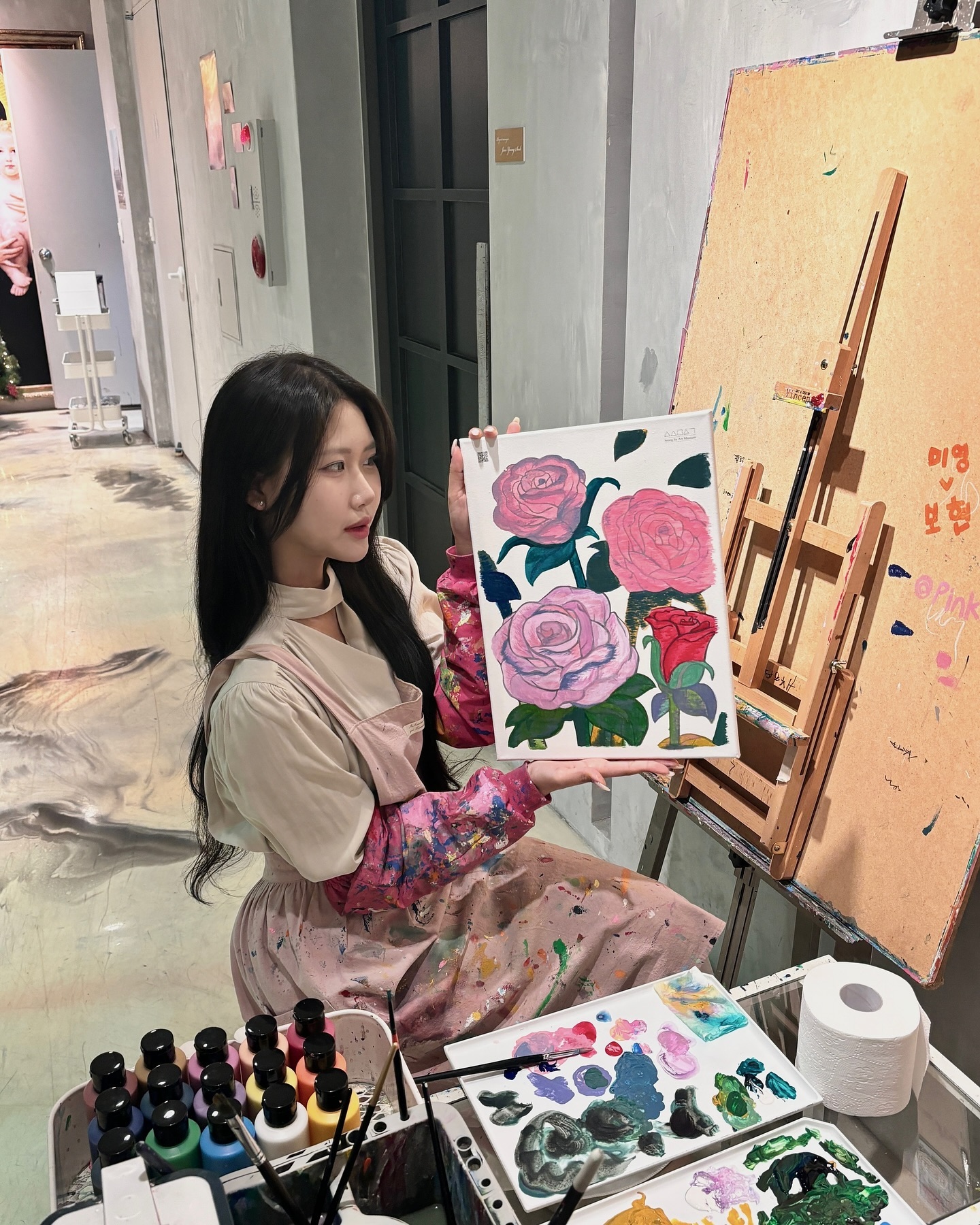장미 그리는여자 어똔데
#성수미술관