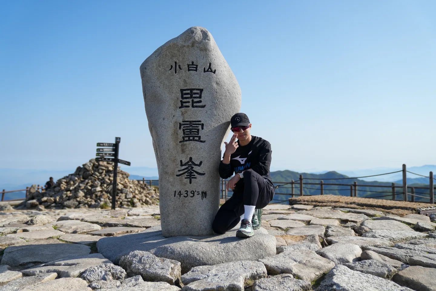 #소백산 산행 w. MRTK

휴일을 맞아 소백산 트래킹

전날 자정출발
새벽을 열며 자연을 만끽하고
좋은 사람들과 좋은 시간을

다음에 또 놀러가자~

📸 hdongstar #효동랜드

#MRTK #mrtkin소백산
#MRTKOREA
#미즈노러닝팀코리아 

👟👕 mizunokr 
#미즈노러닝 #웨이브무진10 #wavemujin10# #wavemujinX
.
#오늘은운동함 #오늘은등산함 #꾸준함이답이다
#등산스타그램 #등산 #트래킹 #100대명산
#운동하는남자 #운동하는여자 #핫앤쿡 #비로봉
