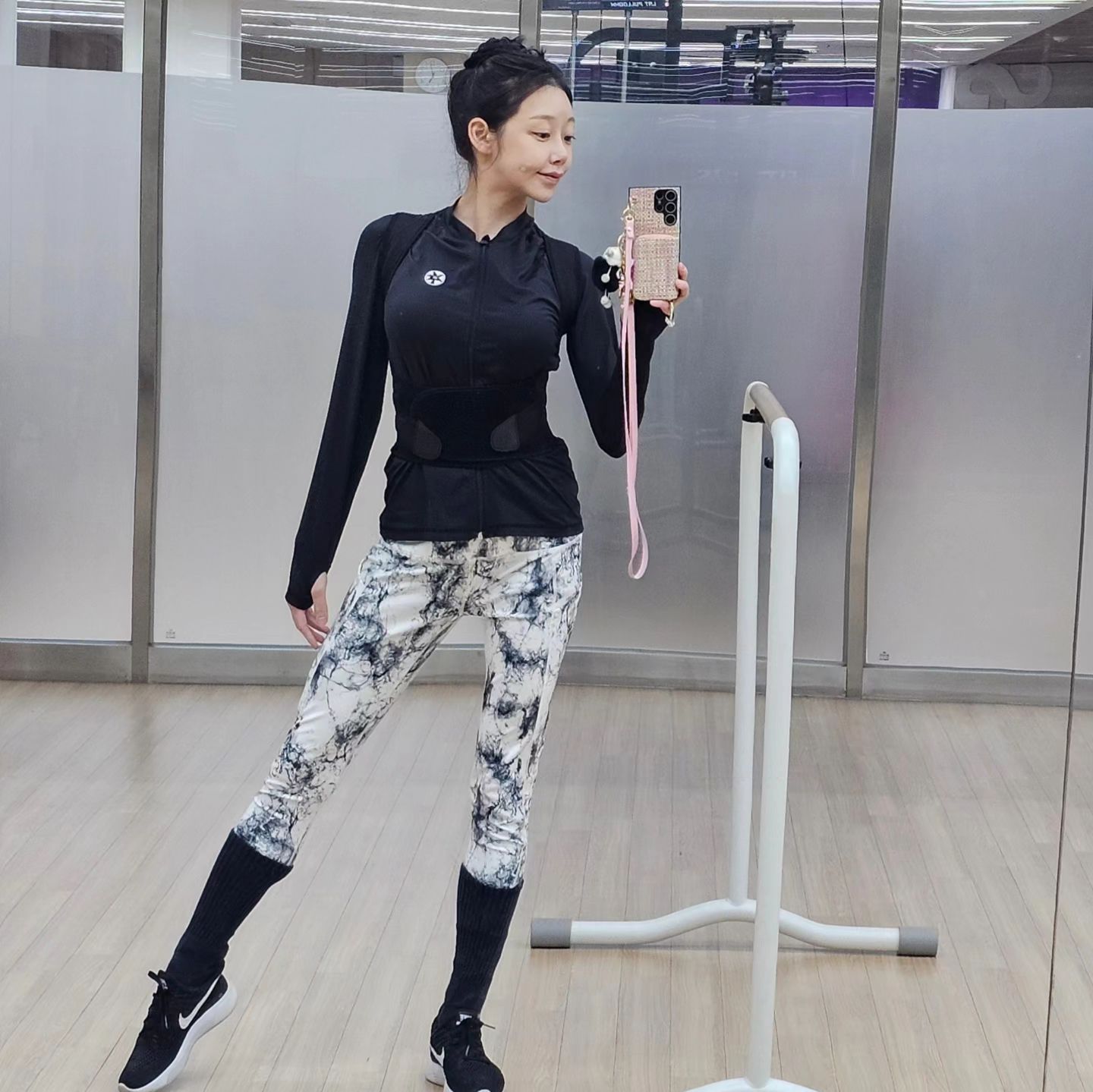 진짜 보고싶고 사랑하는데
나 프리랜서란 이유로
바쁘다고 핑계댔어...
사랑하고 애정하는 동생들
그와중에 실력이 안되서
연습하고..