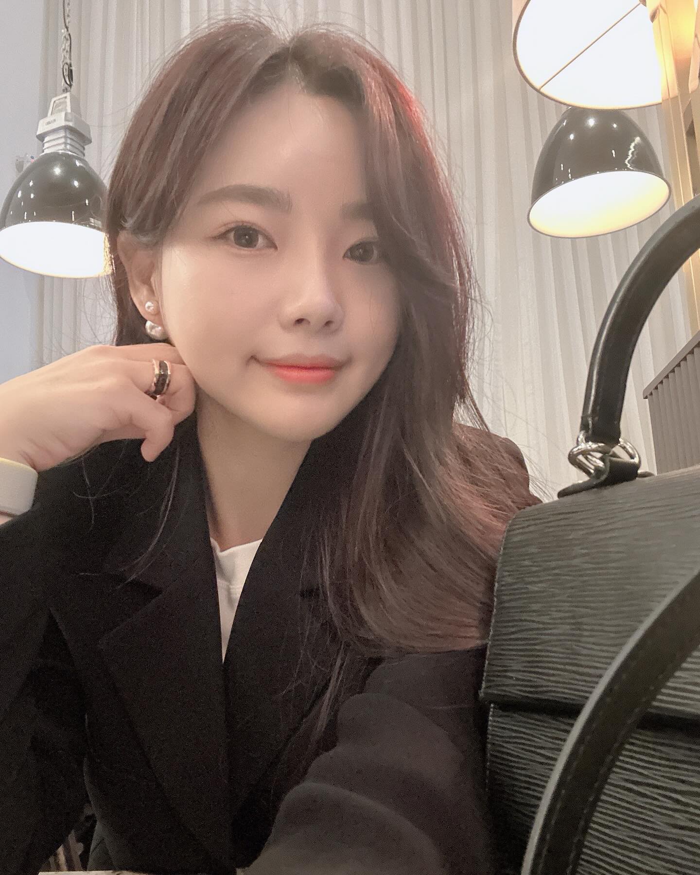 오랭만에 
꾸미고 놀았담🧃