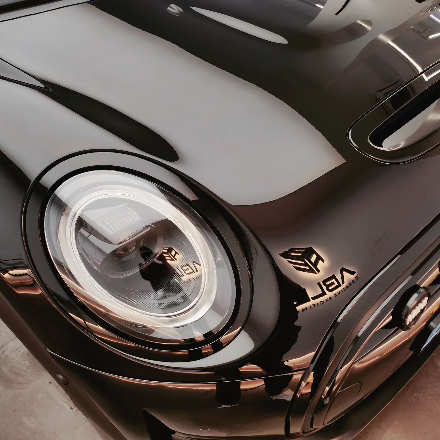 #minicooper 

#미니크롬죽이기 
.
.
.
.
검은차는 다 검정이어야 이쁘다

크롬을죽이자

#안산크롬죽이기 
#안산랩핑잘하는곳 
#안산랩핑
#안산랩핑맛집 
#안산랩핑보험처리 
#안산랩핑1등 
#에이블오토스
#01025243982