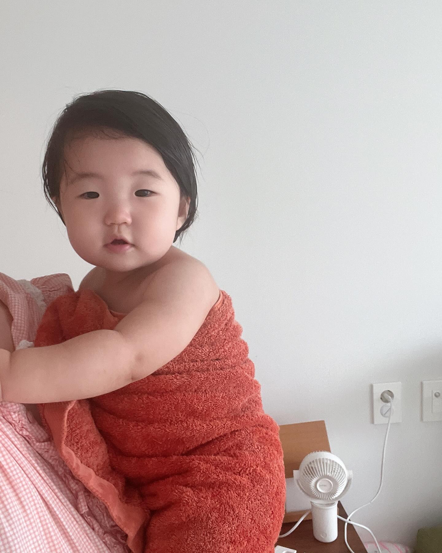 아침먹고 말갛게 씻은 콩.
왜 아침먹고 목욕일까요....? 
-----> 정답은 마지막 사진에 ....
