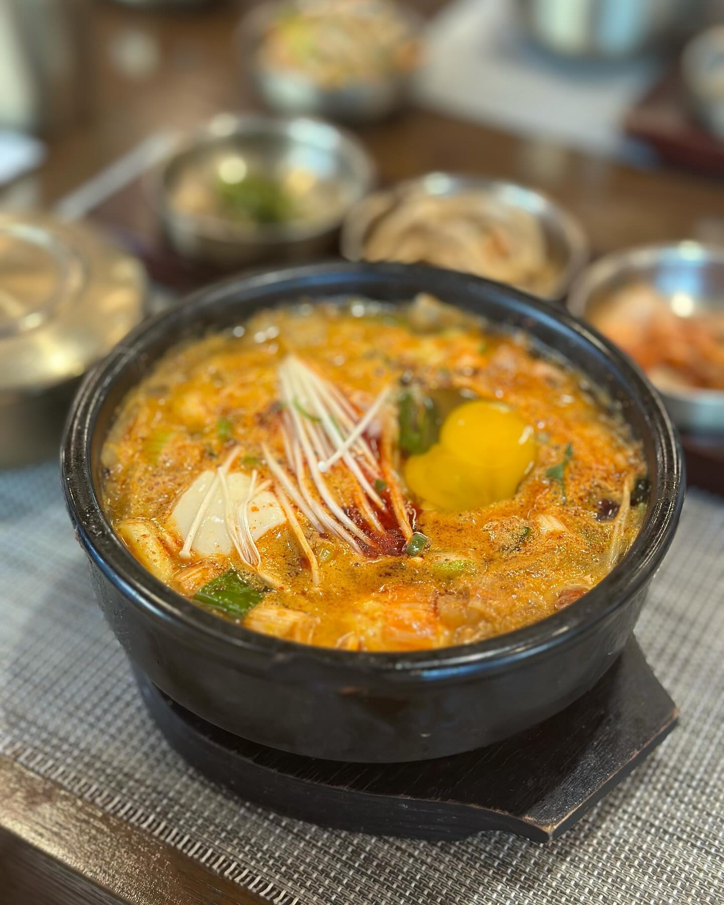 점심으로 먹은 순두부찌개 🍴
첫입은 맛있었는데....또륵...내 입맛이 변한건지 음식맛이 변한건지 ㅠ
