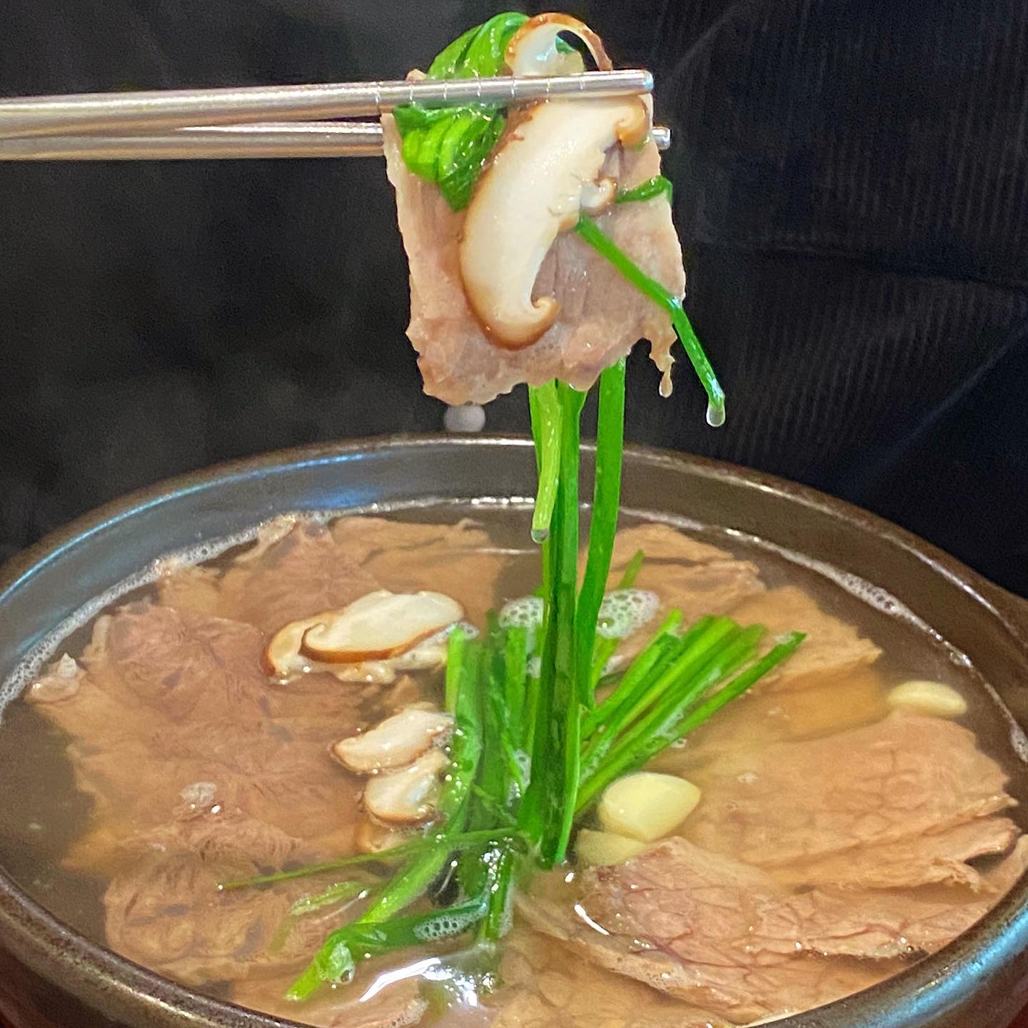 #협찬 
부산 해운대 24시연중무휴 해장맛집 #진우린해장 

깔끔하고 분위기 좋은 맛집 추전해드려요 
직원분들도 넘 친절하고 무엇보다 24시운영중이라
언제든지 해장가능해요 

주문한메뉴
📌육회(소) 17,000
무순과 잘게채썬 깻잎
싱싱한 노른자와 신선한 육회 
그리고 달달한 배까지 조화롭네요 ☺️
싱싱하고 쫀득해서 넘 맛있어요 

📌수육정식1인 15,000
깔끔하고 담백한 국물과 부드러운 수육 
육개장과 밥 그리고 파절이까지 나와요 
깔끔한 국물과 고기 같이 먹으면 해장바로 가능합니다 😁

진우린해장
영업시간: 24시 연중무휴 
위치: 부산 해운대구 중동1로 44 1층
  해운대역1번출구에서 483m
전화번호: 0507-1471-0354
주차가능(가게뒷편) 

#해운대맛집 #수육정식 #육회 
#먹팔 #먹스타스램 #해장맛집