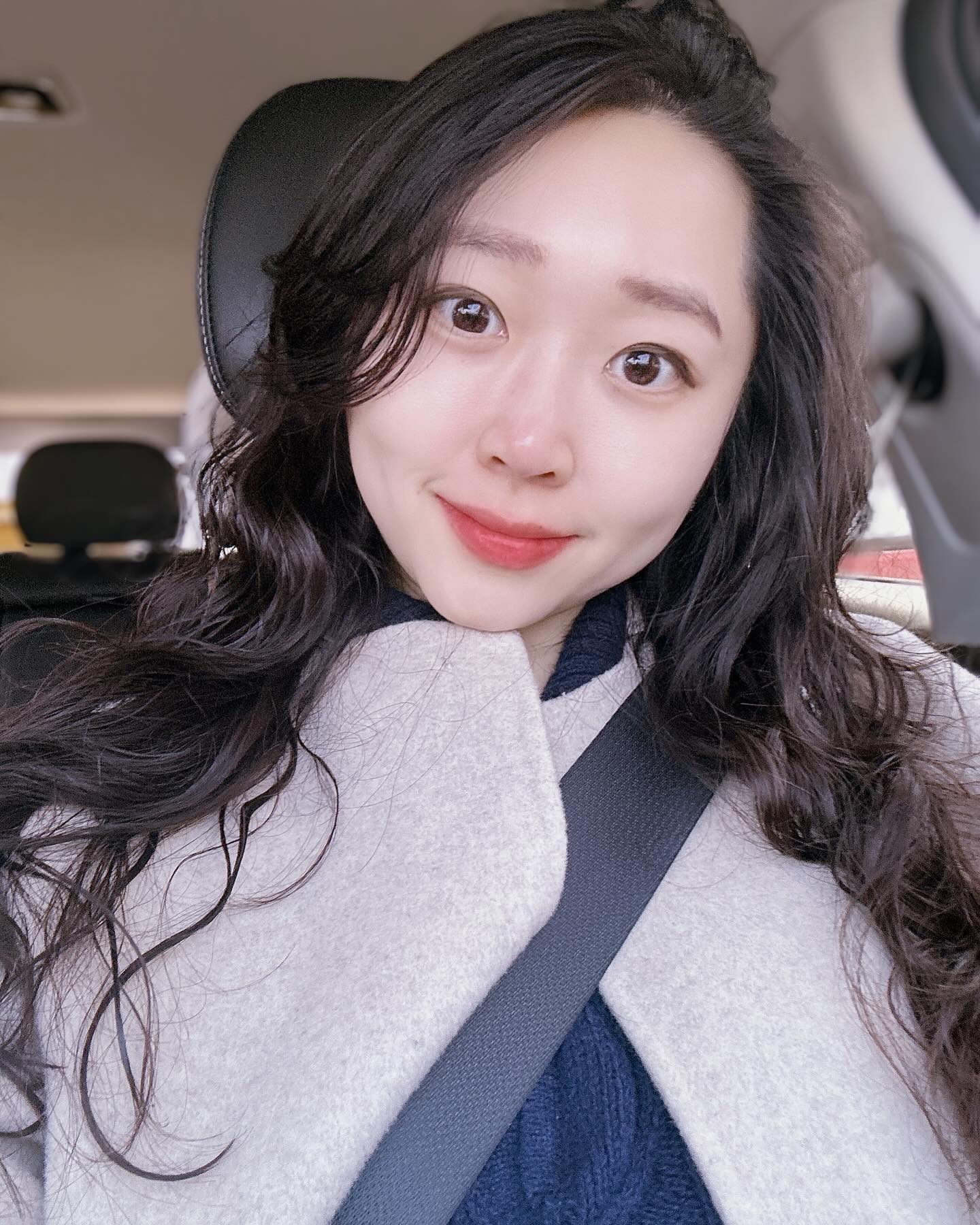 오늘은 남편과 데이투 하는날이에요 🫶
귀뚤이 이제 태어날날이 두달 밖에 안남았어요 🫣
친한언니들이 임신할 때를 즐기라는데
그게 맞나봐요 
육아하면 정신없겠죠 ?!🤣🤣

드뎌 손수건이랑 바디수트 정리하고 
엄마되기란 쉽지 않네요😭
오늘도 따스한 하루 좋은하루 보내세요🫶

#용띠맘 #용띠아기 #용띠딸맘 #임신 #임산부 #일상