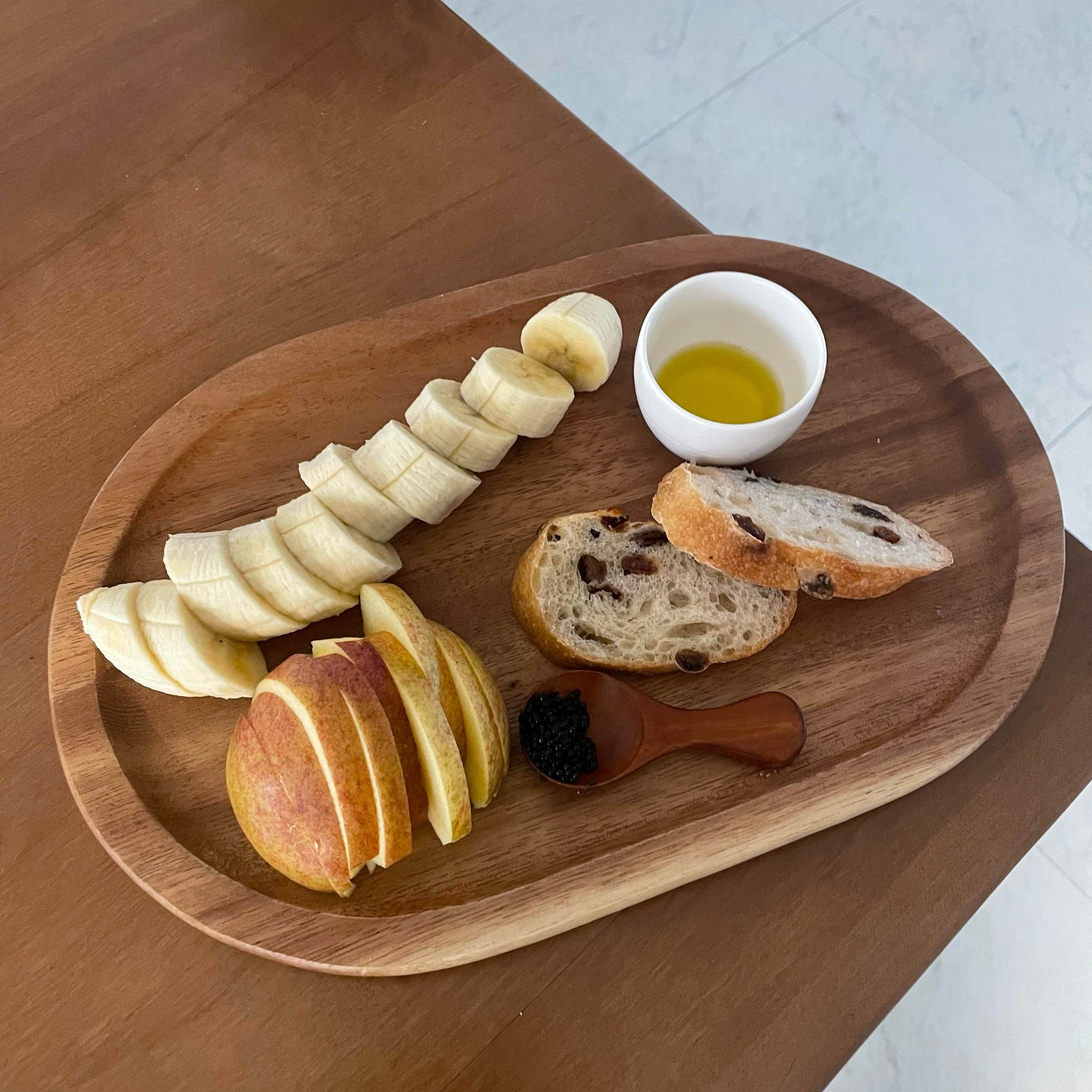 ✨아침 식단

통밀빵 + 올리브오일 + 캐비어
바나나 🍌
사과 🍎

더 많이먹고싶었는데 늦잠자서 조금밖에 못먹었다 아쉽,,🥹

 #클린식단 #다이어터 #다이어트 #다이어트식단 #헬스타그램 #도시락 #식단추천 #다이어트간식  #유지어터 #식단일기 #식단관리 #다이어터소통 #식단공유 #다이어트소통 #다이어트레시피 #유지어터식단  #오늘식단 #운동소통 #건강식단 #건강식 #식단기록 #다이어트도시락 #도시락식단 #도시락다이어트