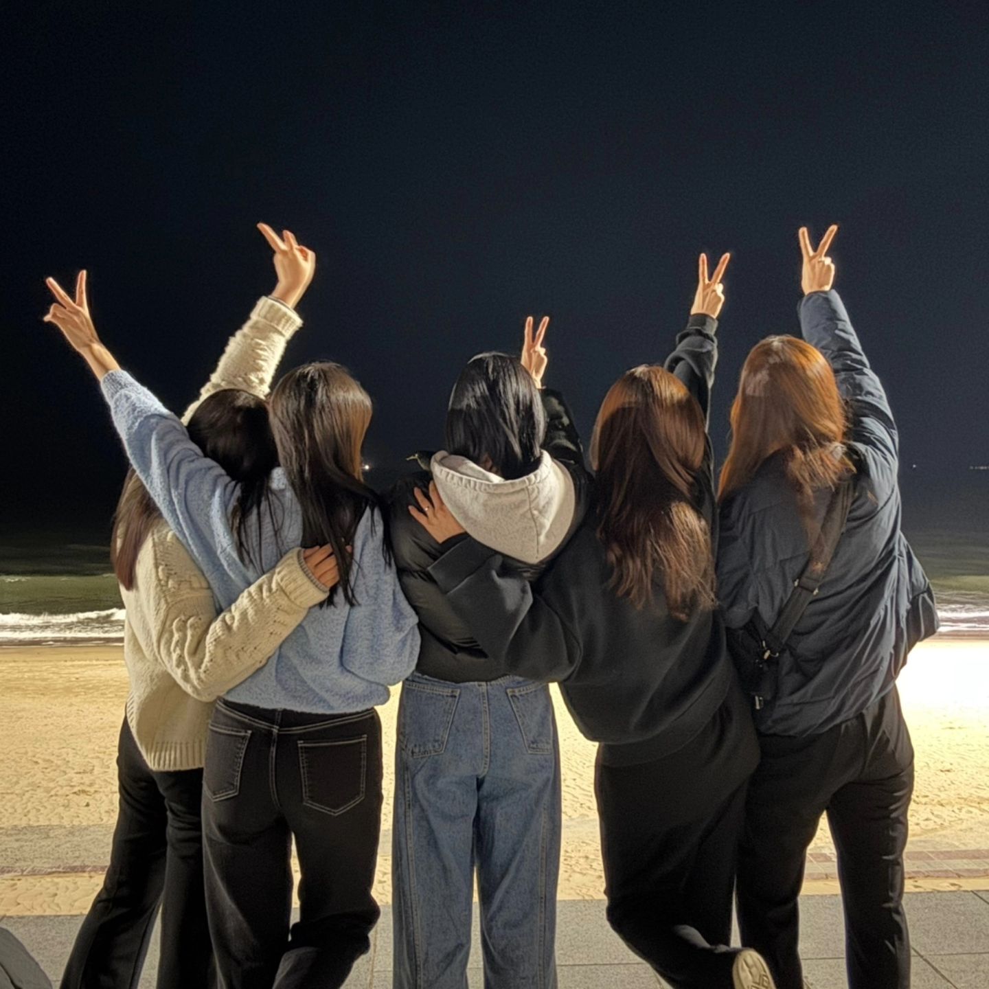 5주간의 교육을 마치기 전에 급 다녀온 대천...♡
바다는 언제나 옳고 언제나 행복했다!
가는날 기분좋게 하늘에 별이 빛났고 달도 환했고
모든게 다 좋았다
이제 각자 자리로 돌아가 화이팅 해봅시다