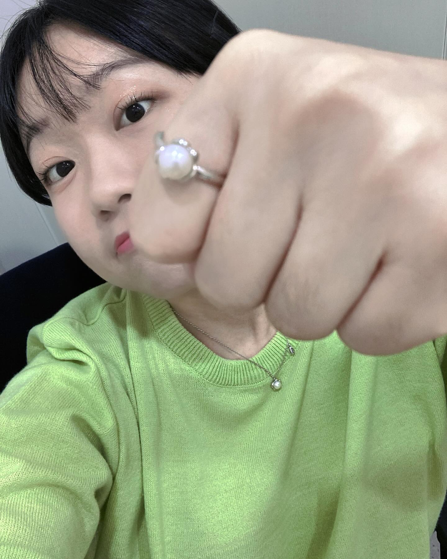 #광고 진짜 나 또 이런곳은 첨봤자나,,🤦🏻‍♀️💍
무려 <바꿔쓰기>가 가능한 악세서리 맛집 ,,, 🤦🏻‍♀️

이마 두번 치게 만든 앤. 너가 첨이야.🙄

sfore.official 💎
하나만 사도 질릴때 다른 악세로 바꿔치기 쌉가넝한👍🏻
리사이클 실버 925 악세서리 👍🏻

진짜 더 대박인건 🖤
앱 첫 구매시 50% 할인 쿠폰 주고 있음,,
(다 59,900원이니까 50퍼면 3만원에 사는거임,,)
이건 진짜 안사면 나만 손해보는거 아니냐,,?
목걸이랑 반지세트 다 겟해버렸쟈냐 🤤💍

질리면 바꿔쓰기 신청해서 다른것도 하고 다닐 계획! 😎
악세 쉽게 질리는 사럼들에게 강추추! 💡

더 궁금한점 이쓰면 댓글로 꼬 꼬 ! 🏋️
#스포어 #리사이클악세사리 #반지추천 #실버925반지 #귀여운반지 #SFORE #반지 #목걸이 #귀걸이 #주얼리