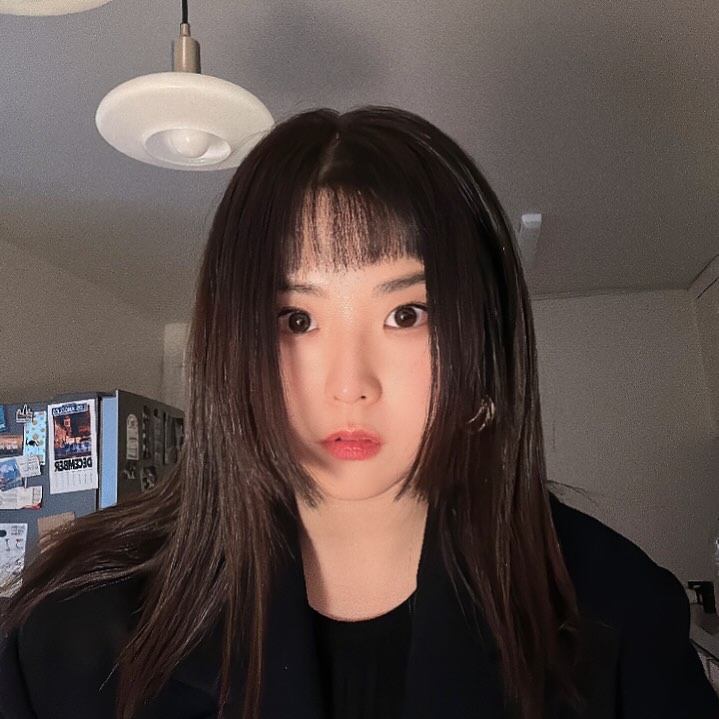 2023년, 무거움과 풍성함이 교차한 해. 강함과 연민이 공존하는 순간들에서 소중한 교훈을 얻었고. 한 치를 예상할 수 없는 새해의 마음가짐은 500daysinsummer 상민씨 글 인용으로 마무리 해보자면, ‘과정을 잊지 않고 기억해온 시간들이 나를 올바른 어른의 방향으로 이끌어주리라 믿는다’라고. 

올 한 해에도 제게 변함 없이 사랑을 나눠주셔서 감사했습니다. 제가 더 나은 사람이 되어야겠다는 힘을 얻게 해주셨어요🪁